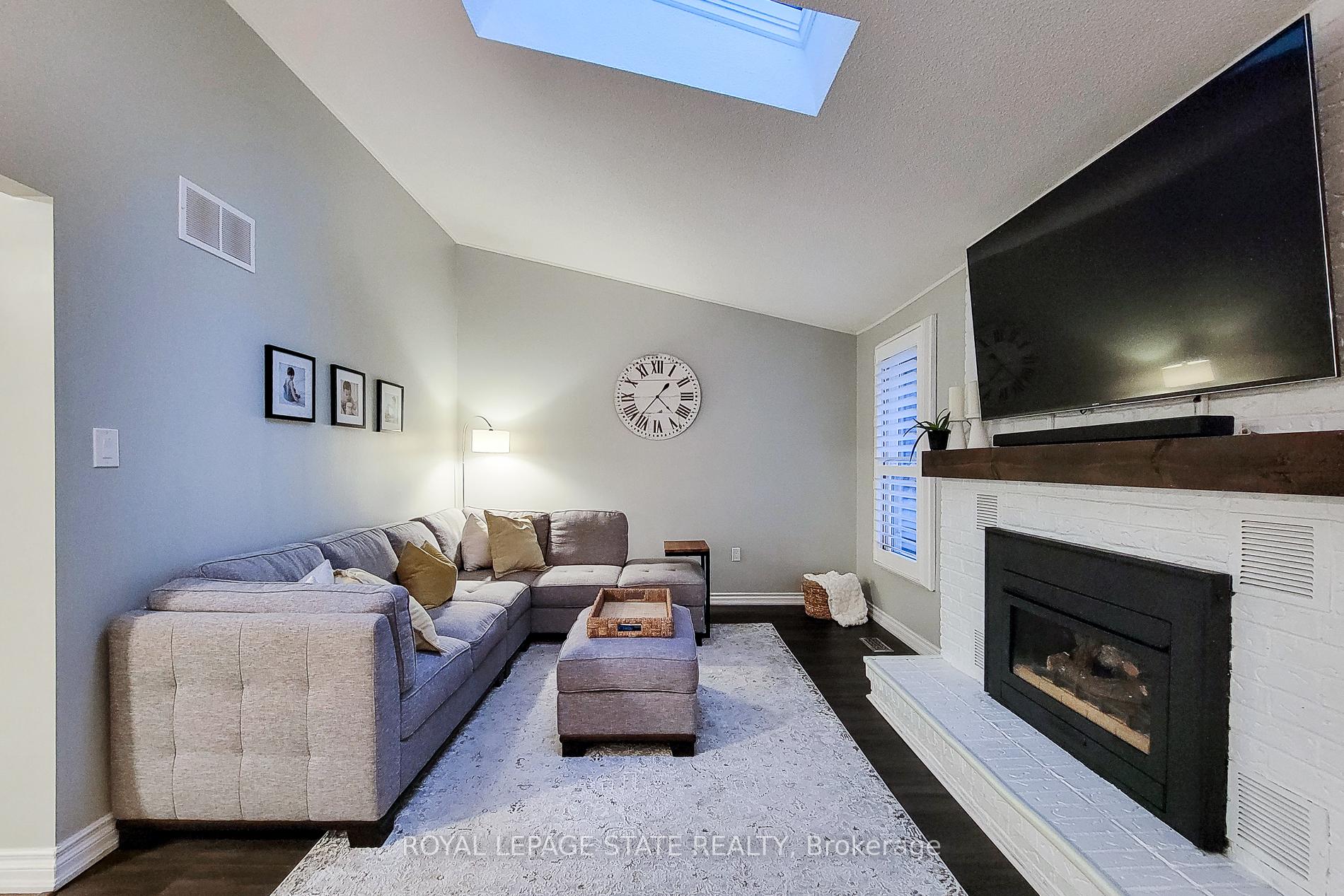 Photo 16 of 51 Branthaven Drive, Hamilton, Stoney Creek Mountain — HOMEH
