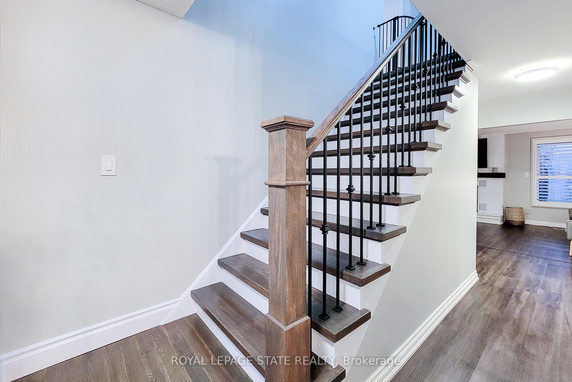 Photo 19 of 51 Branthaven Drive, Hamilton, Stoney Creek Mountain — HOMEH