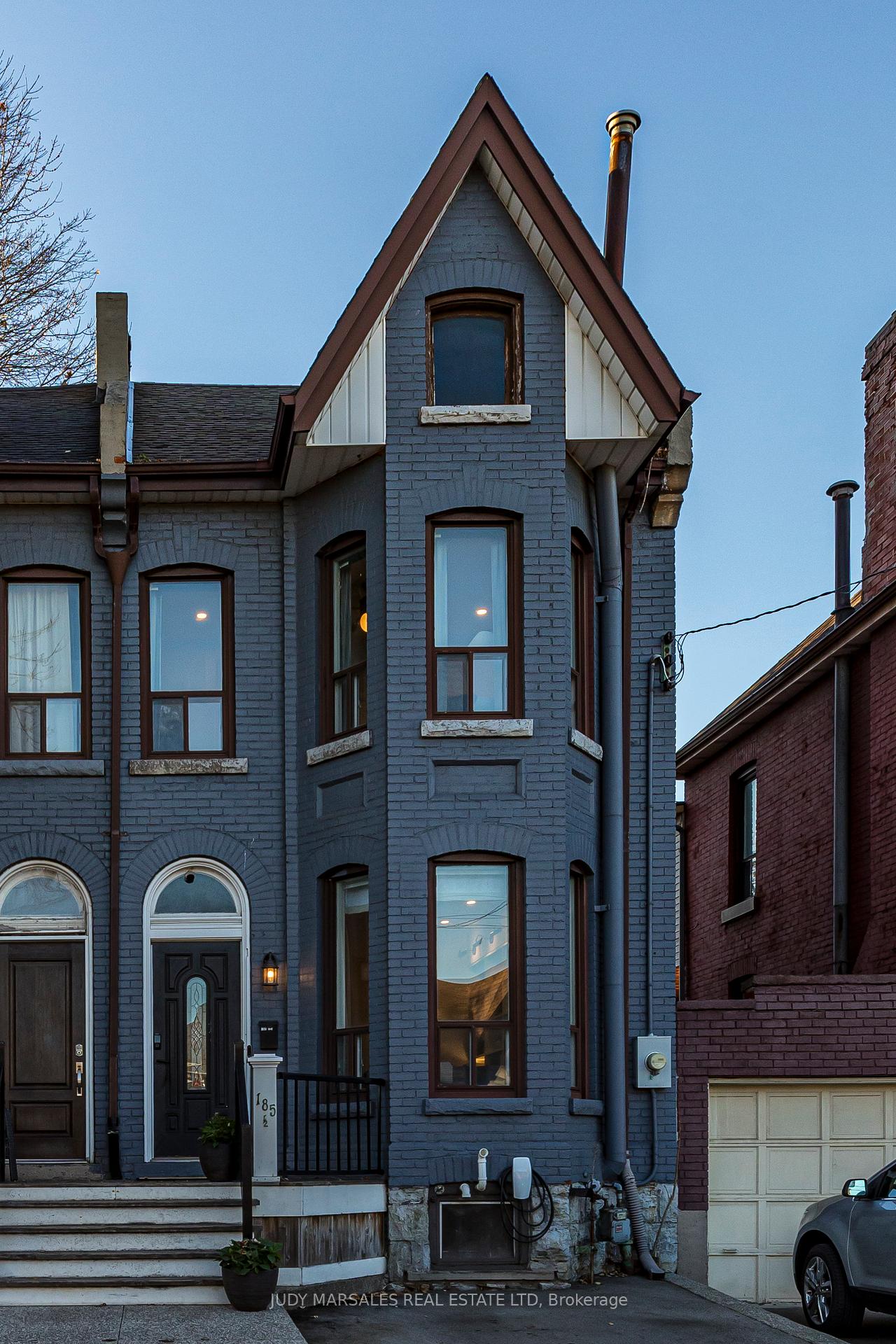 Photo 3 of Unit 1/2, 185 Emerald Street, Hamilton, Landsdale — HOMEH