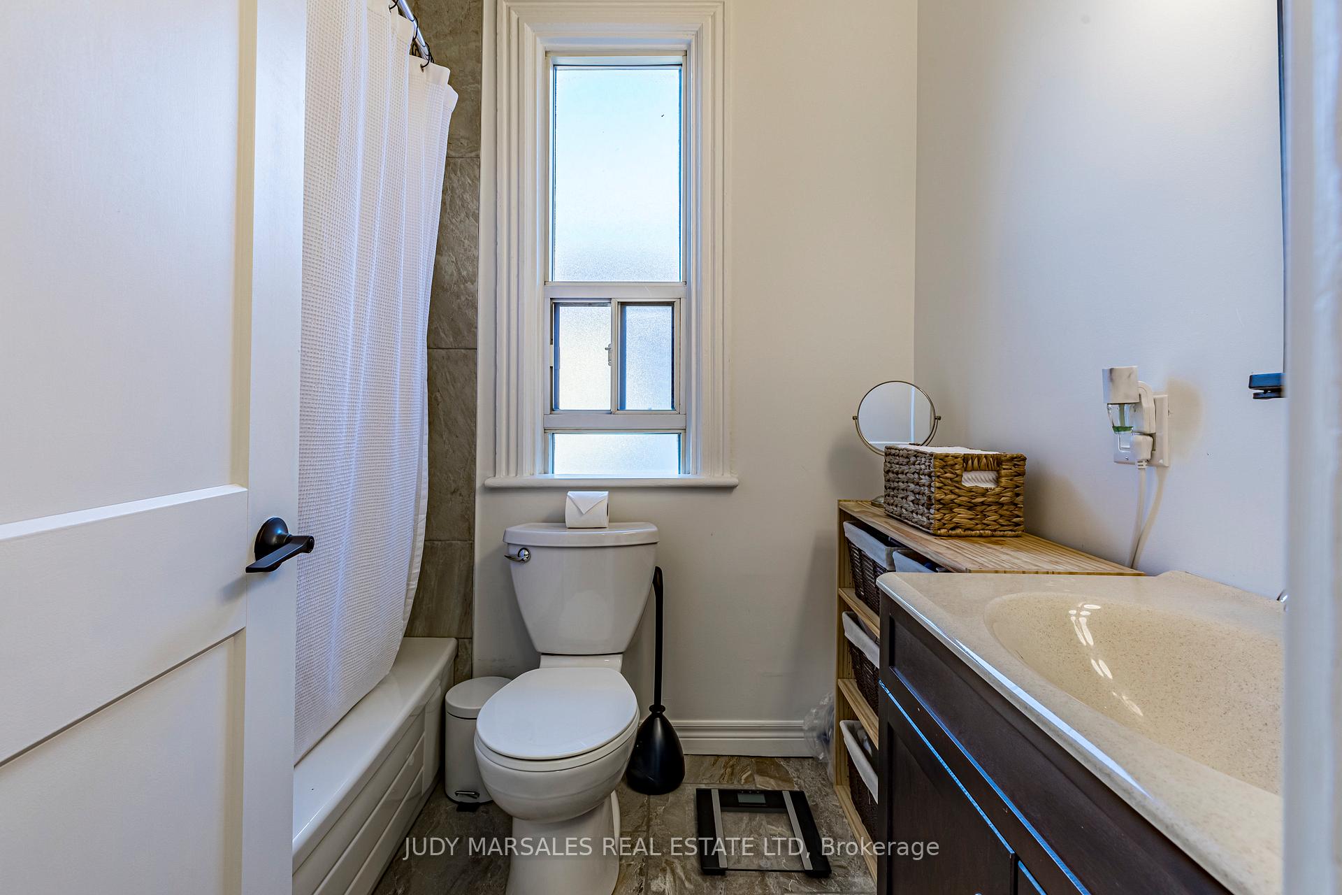 Photo 30 of Unit 1/2, 185 Emerald Street, Hamilton, Landsdale — HOMEH