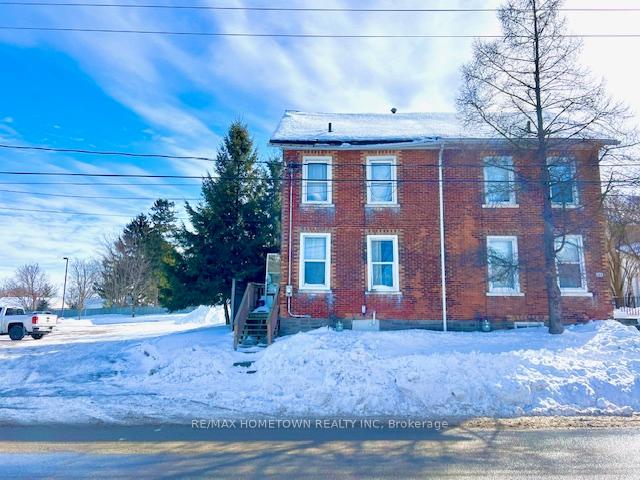 Front of 135 Pearl Street E