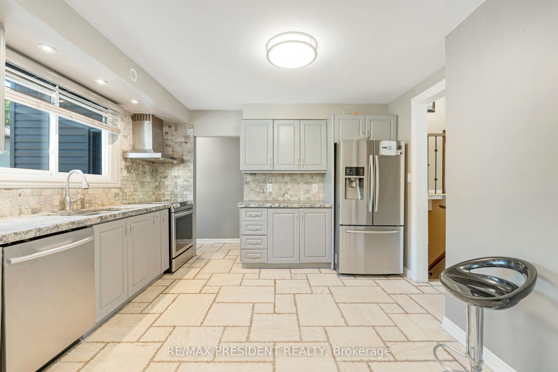 Photo 12 of 6 Rideau Crescent, Hamilton, Lisgar — HOMEH