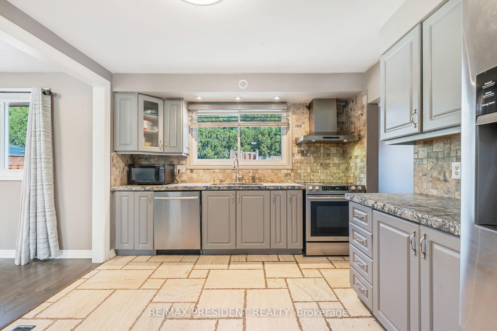 Photo 13 of 6 Rideau Crescent, Hamilton, Lisgar — HOMEH