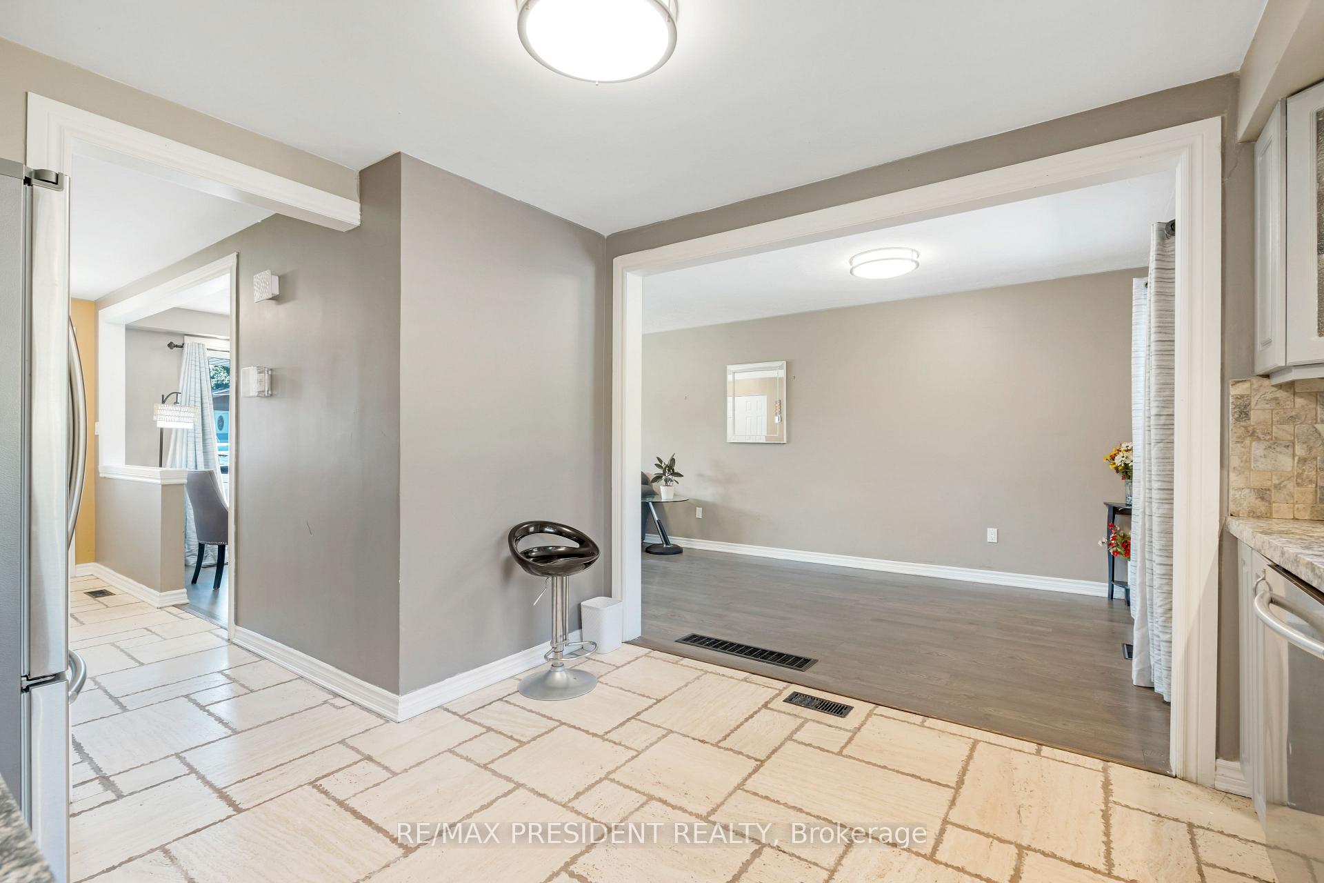 Photo 15 of 6 Rideau Crescent, Hamilton, Lisgar — HOMEH