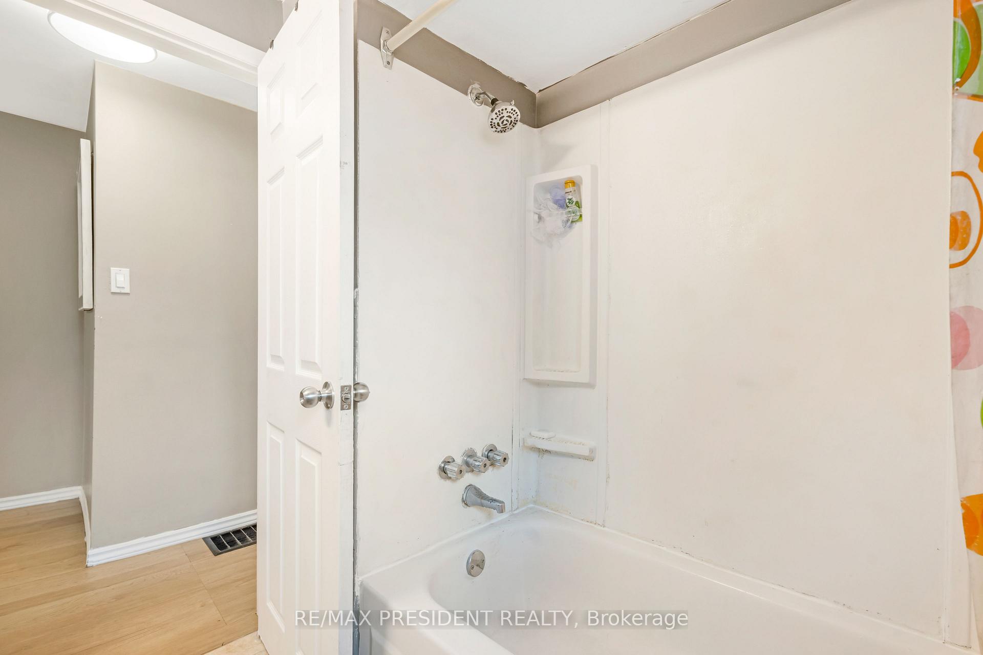 Photo 20 of 6 Rideau Crescent, Hamilton, Lisgar — HOMEH