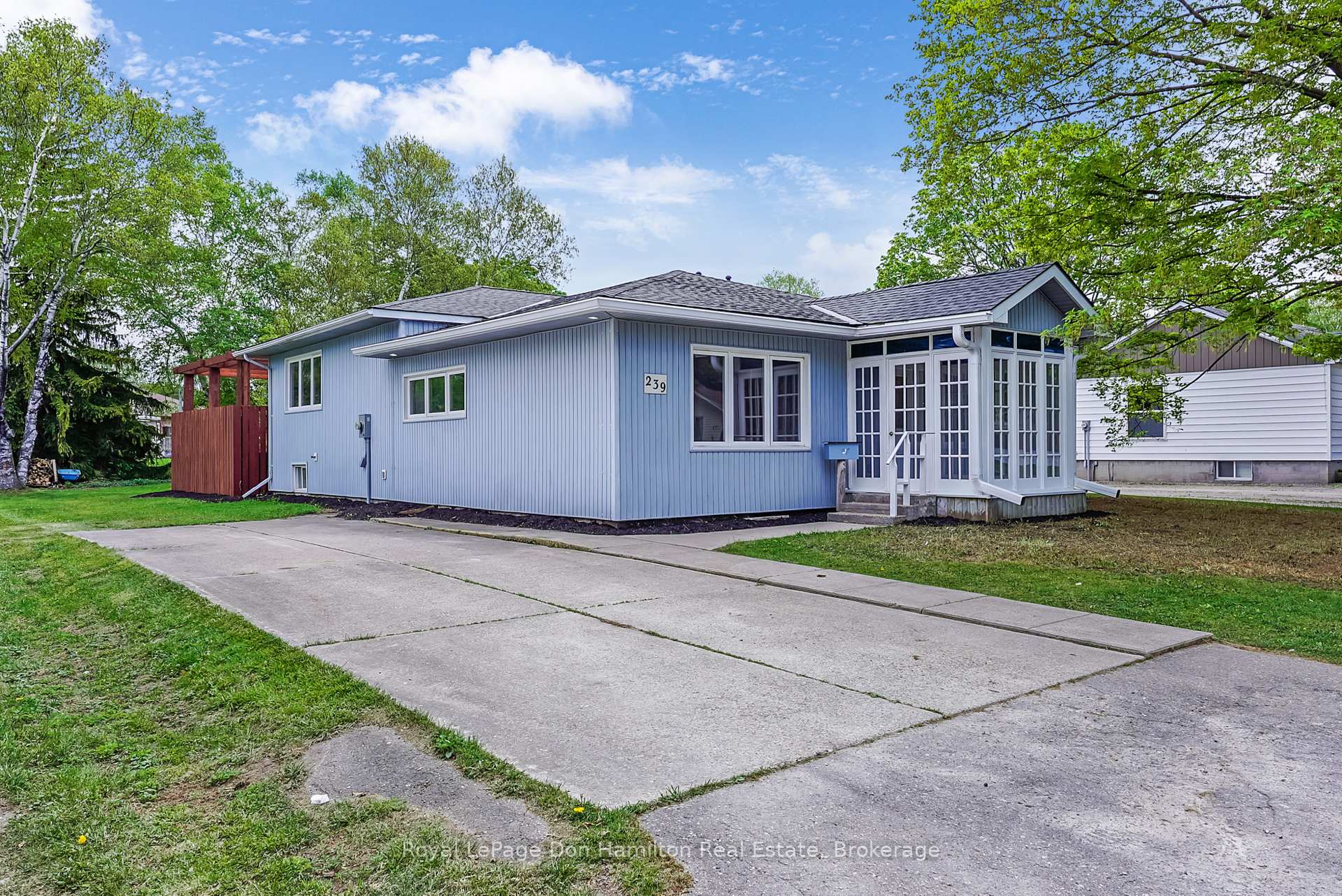 Photo 1 of 239 Jones Street, Goderich, Goderich (Town) — HOMEH