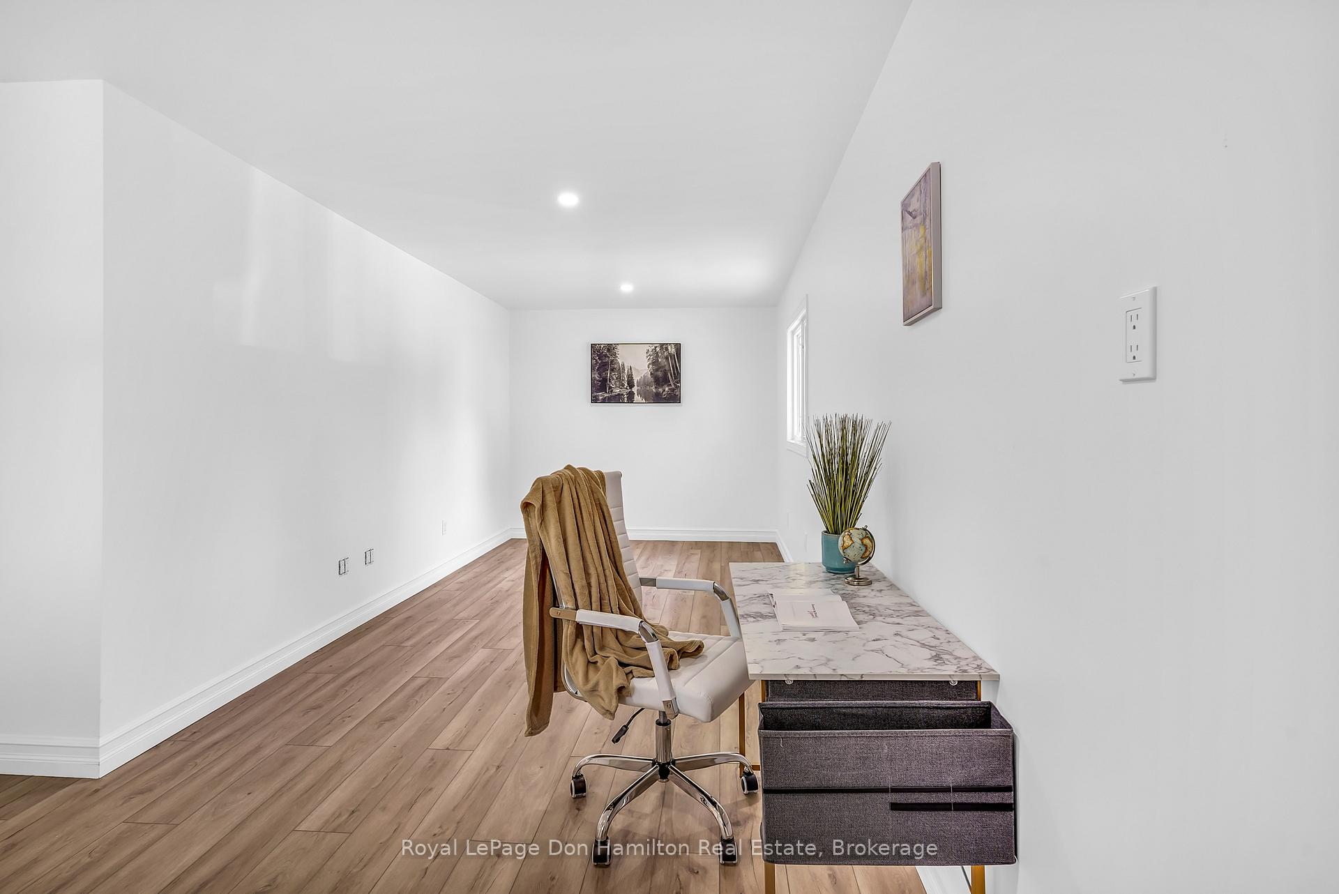 Photo 10 of 239 Jones Street, Goderich, Goderich (Town) — HOMEH