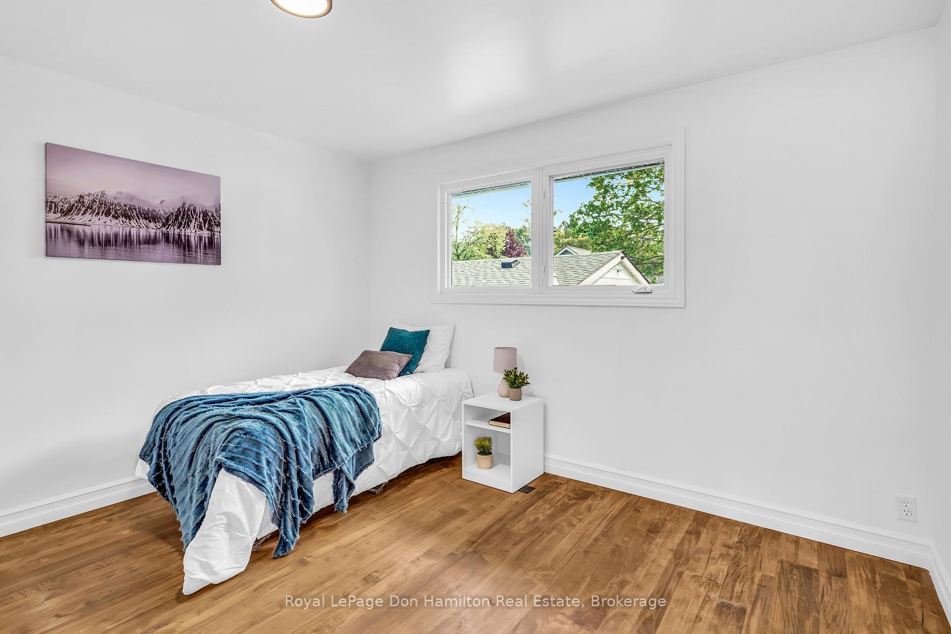 Photo 23 of 239 Jones Street, Goderich, Goderich (Town) — HOMEH
