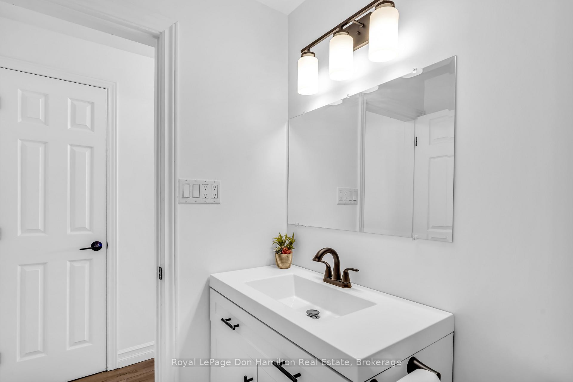 Photo 32 of 239 Jones Street, Goderich, Goderich (Town) — HOMEH