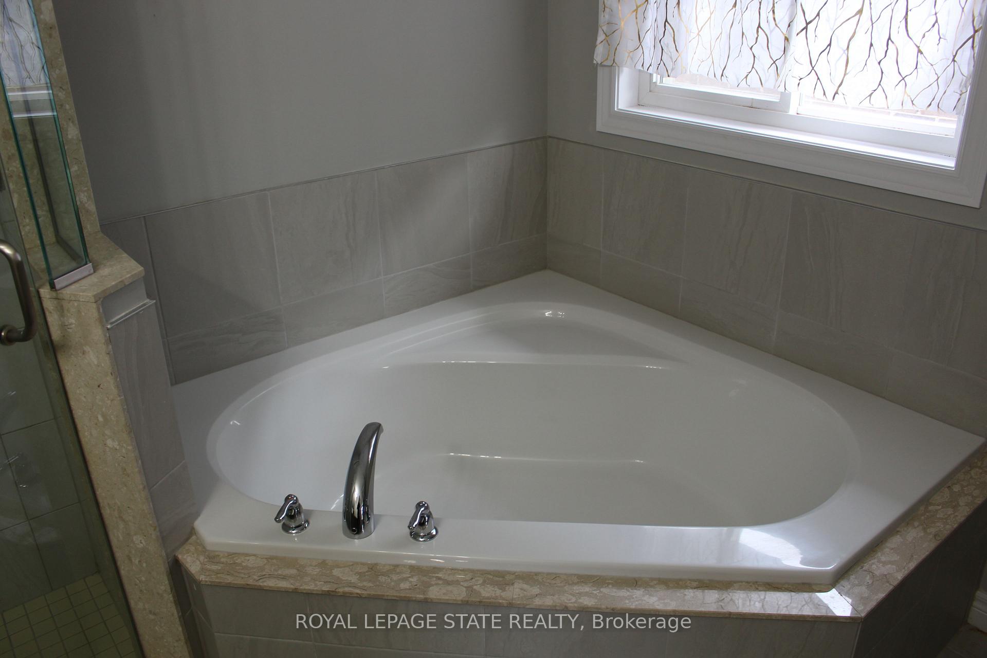 Photo 19 of 250 Nashville Circle, Hamilton, Gershome — HOMEH