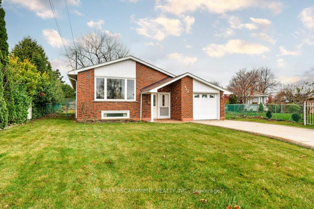 Photo 2 of 146 West 3rd Street, Hamilton, Bonnington — HOMEH