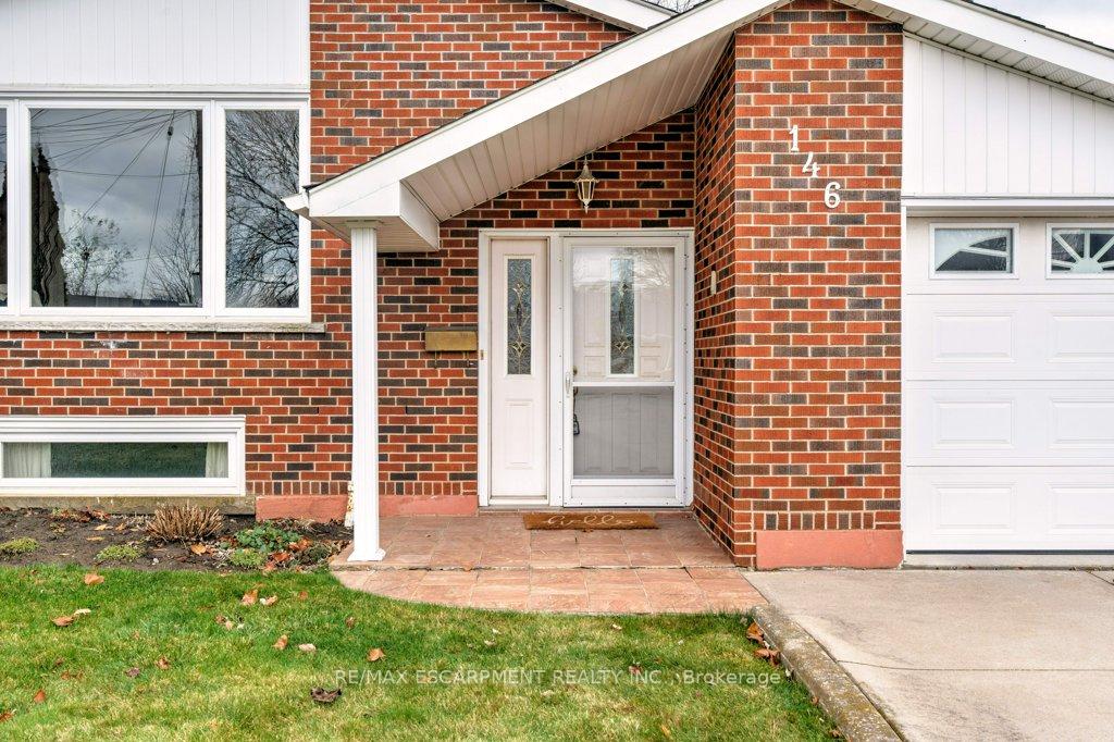 Photo 3 of 146 West 3rd Street, Hamilton, Bonnington — HOMEH