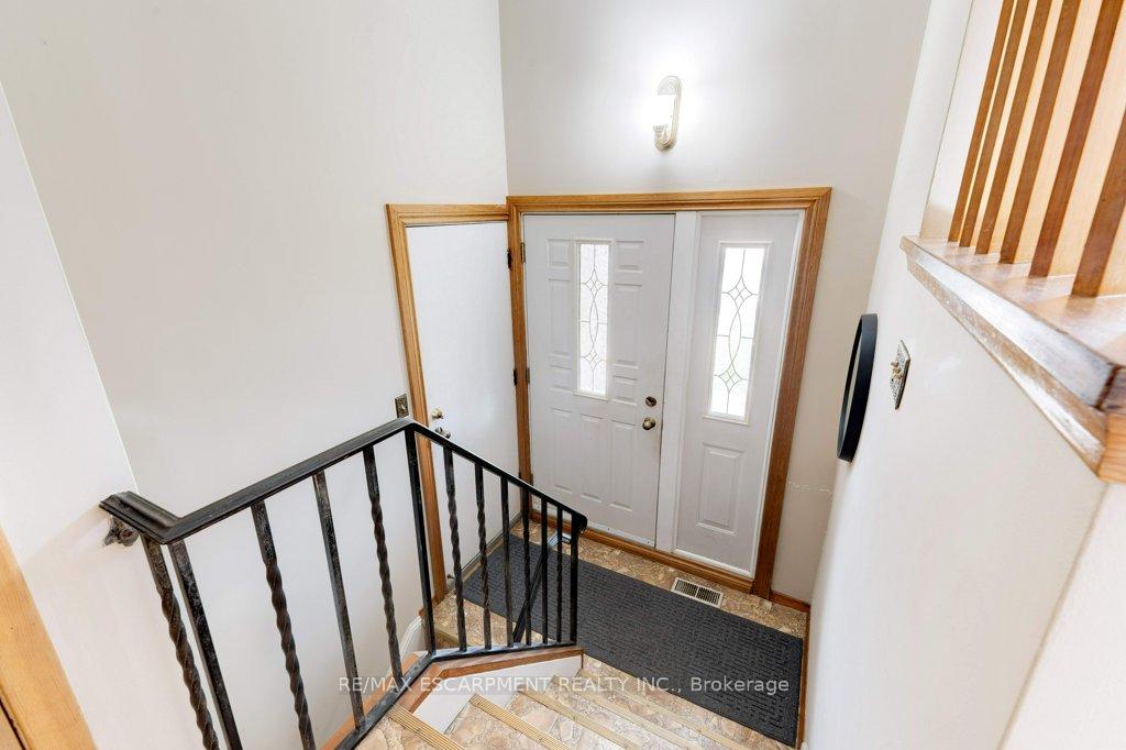 Photo 4 of 146 West 3rd Street, Hamilton, Bonnington — HOMEH