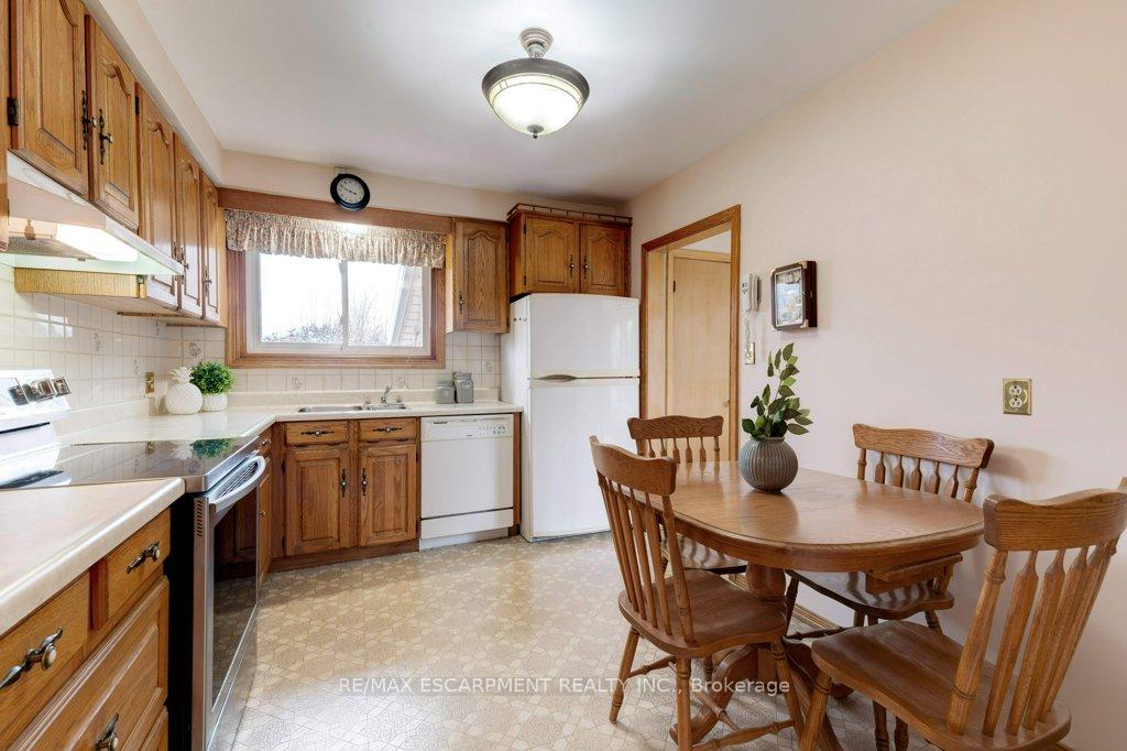 Photo 13 of 146 West 3rd Street, Hamilton, Bonnington — HOMEH
