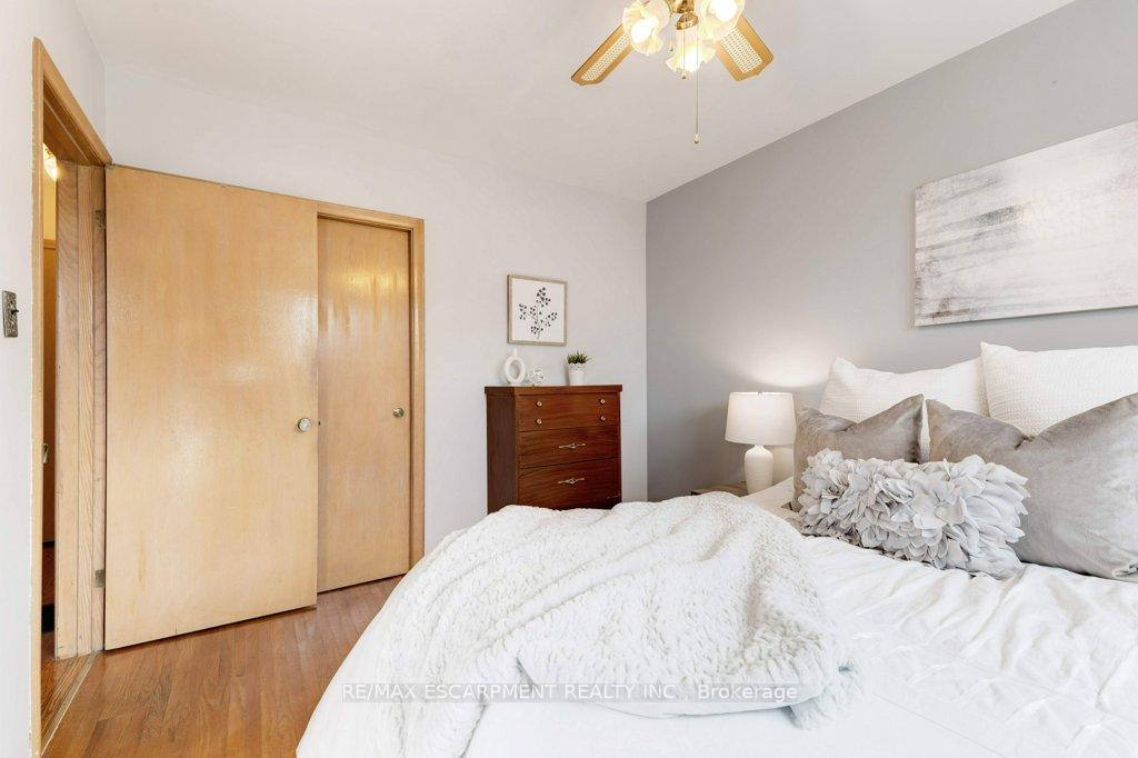 Photo 15 of 146 West 3rd Street, Hamilton, Bonnington — HOMEH