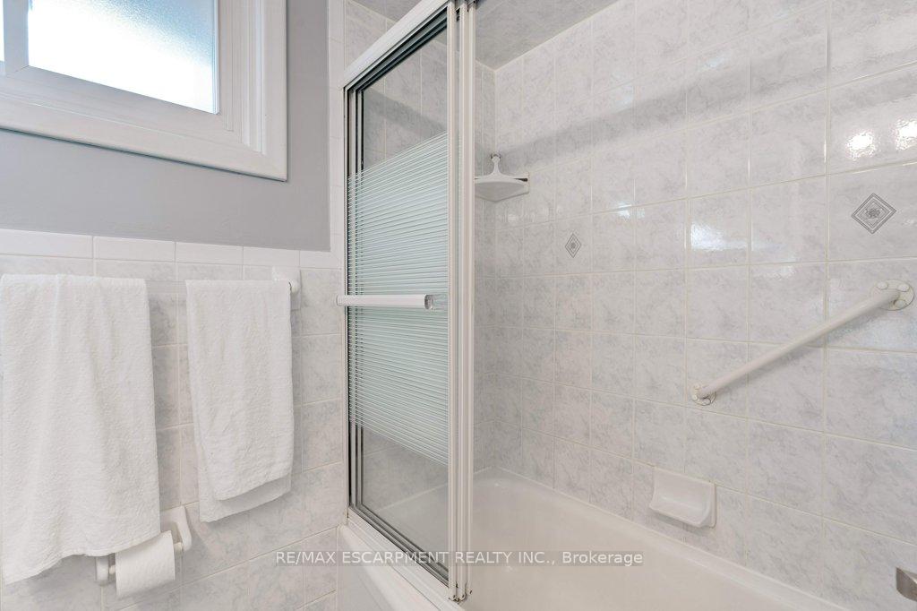 Photo 20 of 146 West 3rd Street, Hamilton, Bonnington — HOMEH