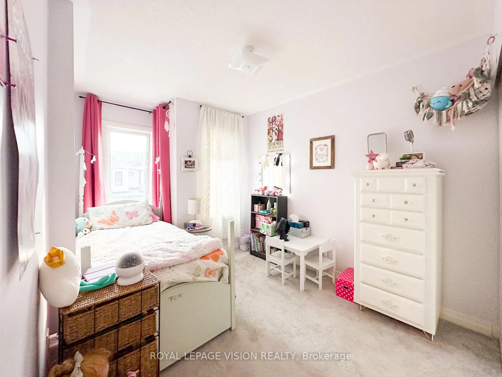Photo 6 of 74 Caspian Square, Clarington, Bowmanville — HOMEH