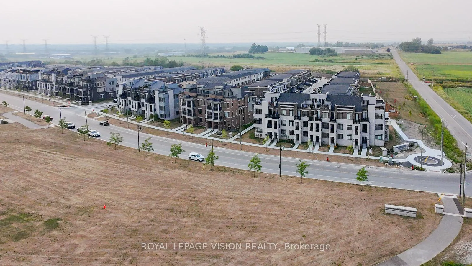Photo 37 of 74 Caspian Square, Clarington, Bowmanville — HOMEH