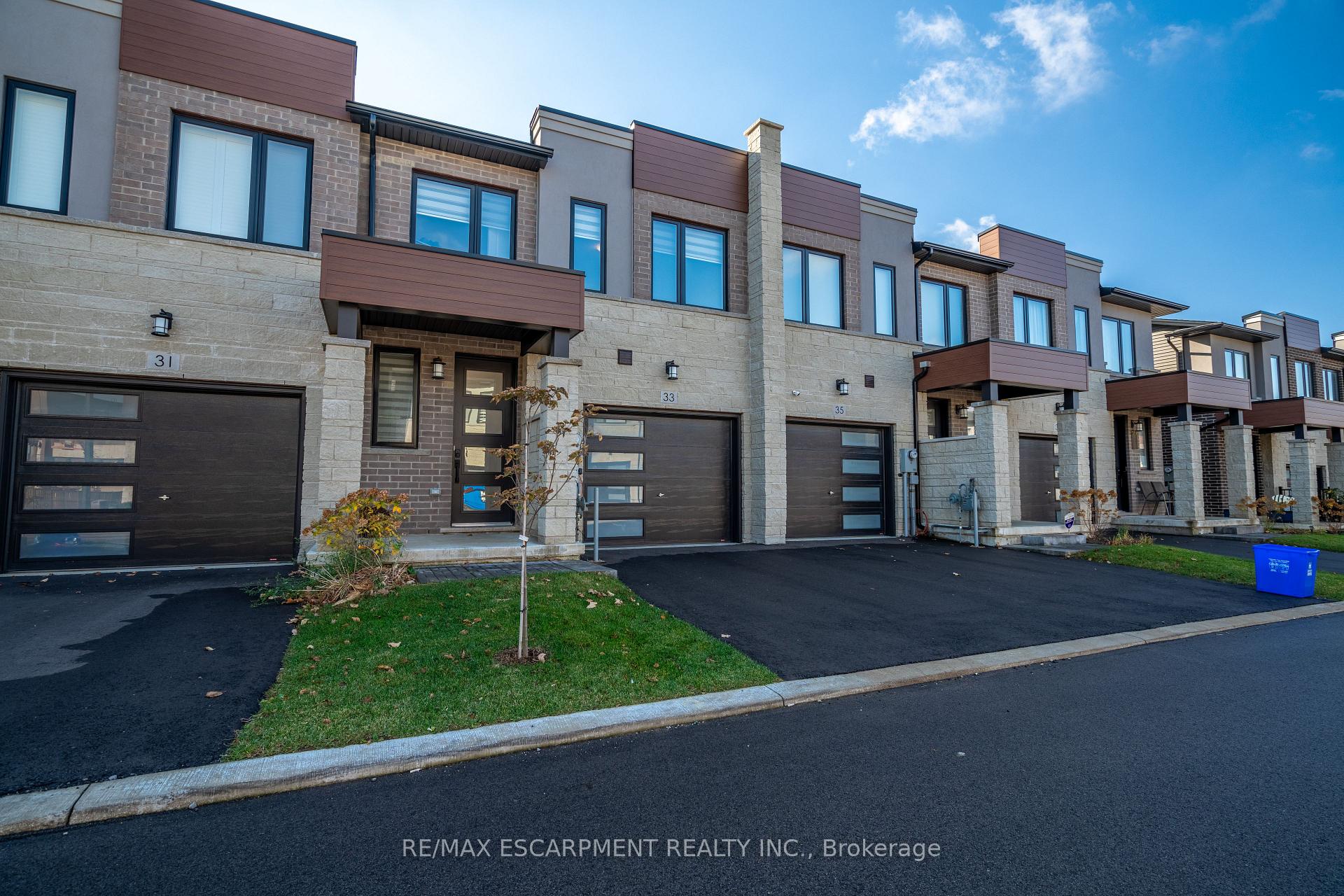 Photo 2 of 33 Southam Lane, Hamilton, Mountview — HOMEH