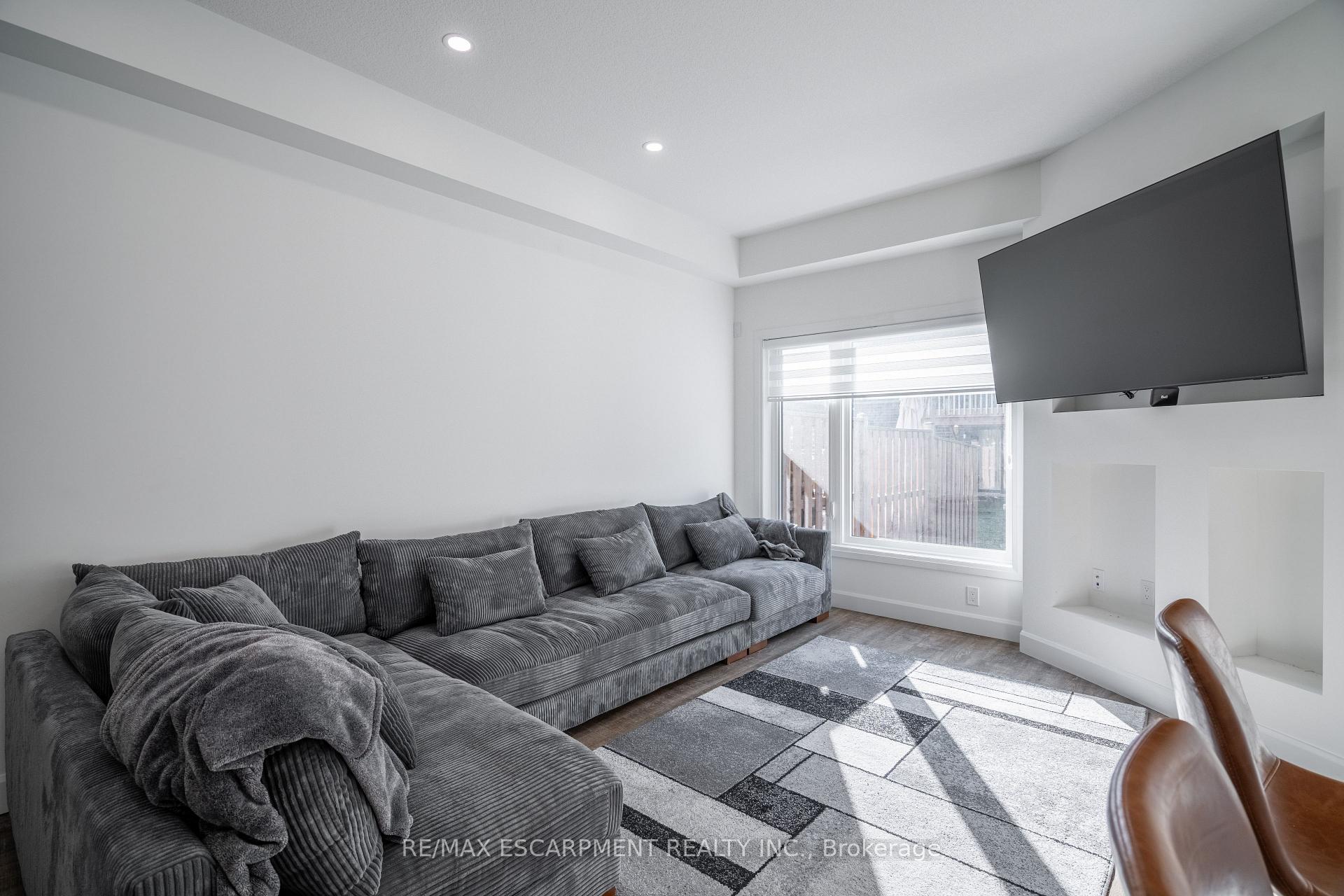 Photo 6 of 33 Southam Lane, Hamilton, Mountview — HOMEH