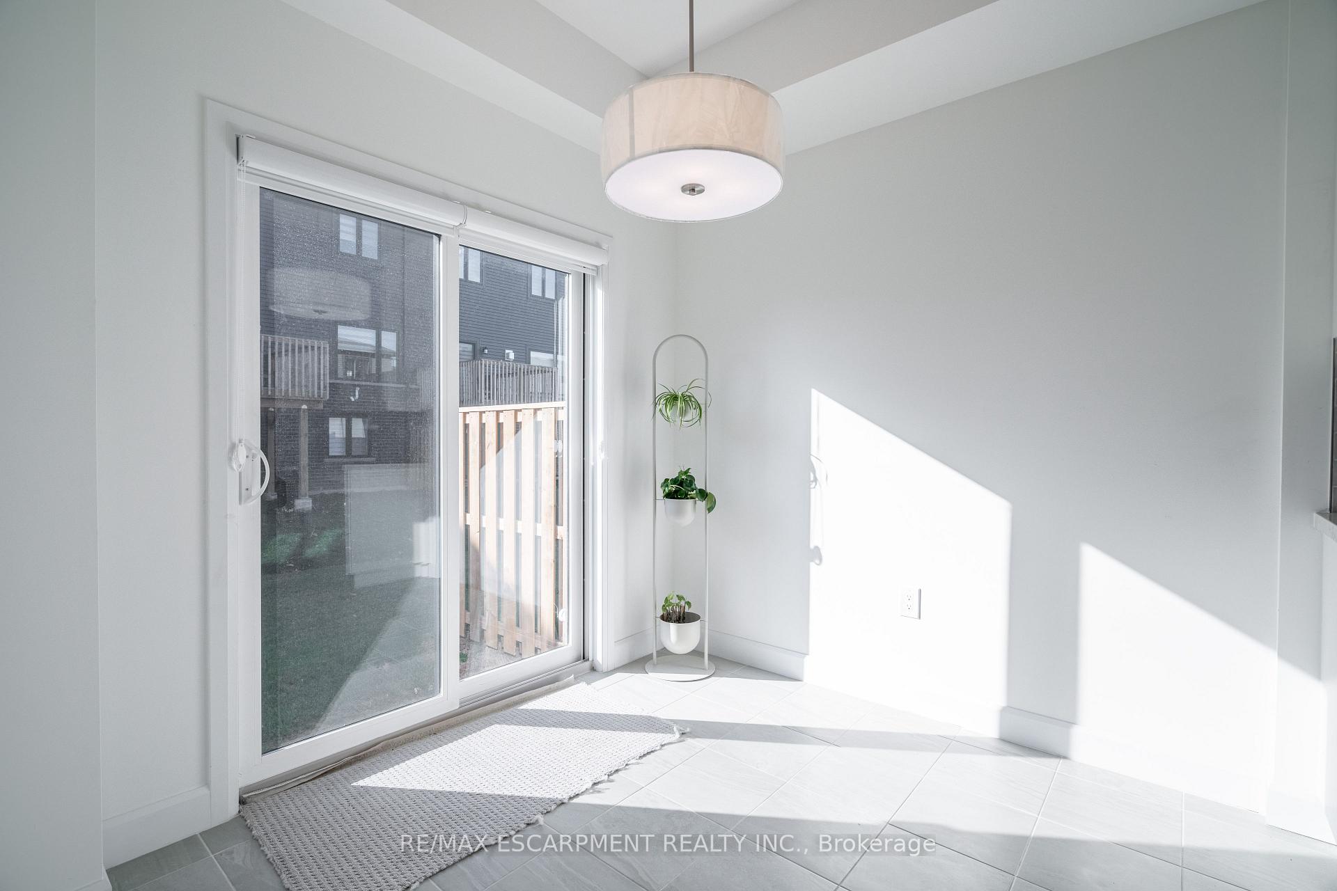 Photo 12 of 33 Southam Lane, Hamilton, Mountview — HOMEH