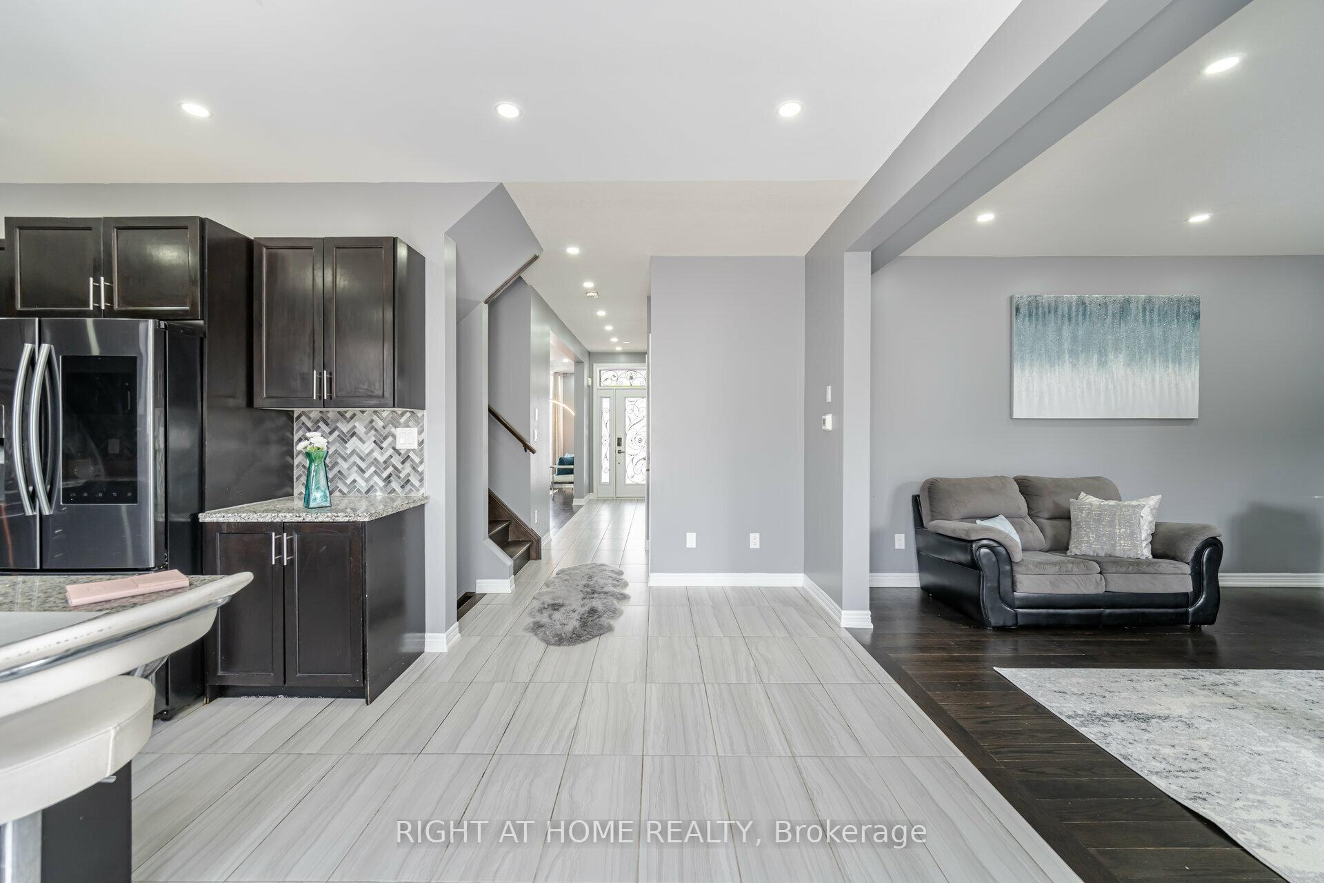 Photo 52 of 23 Robertson Road, Hamilton, Ancaster — HOMEH