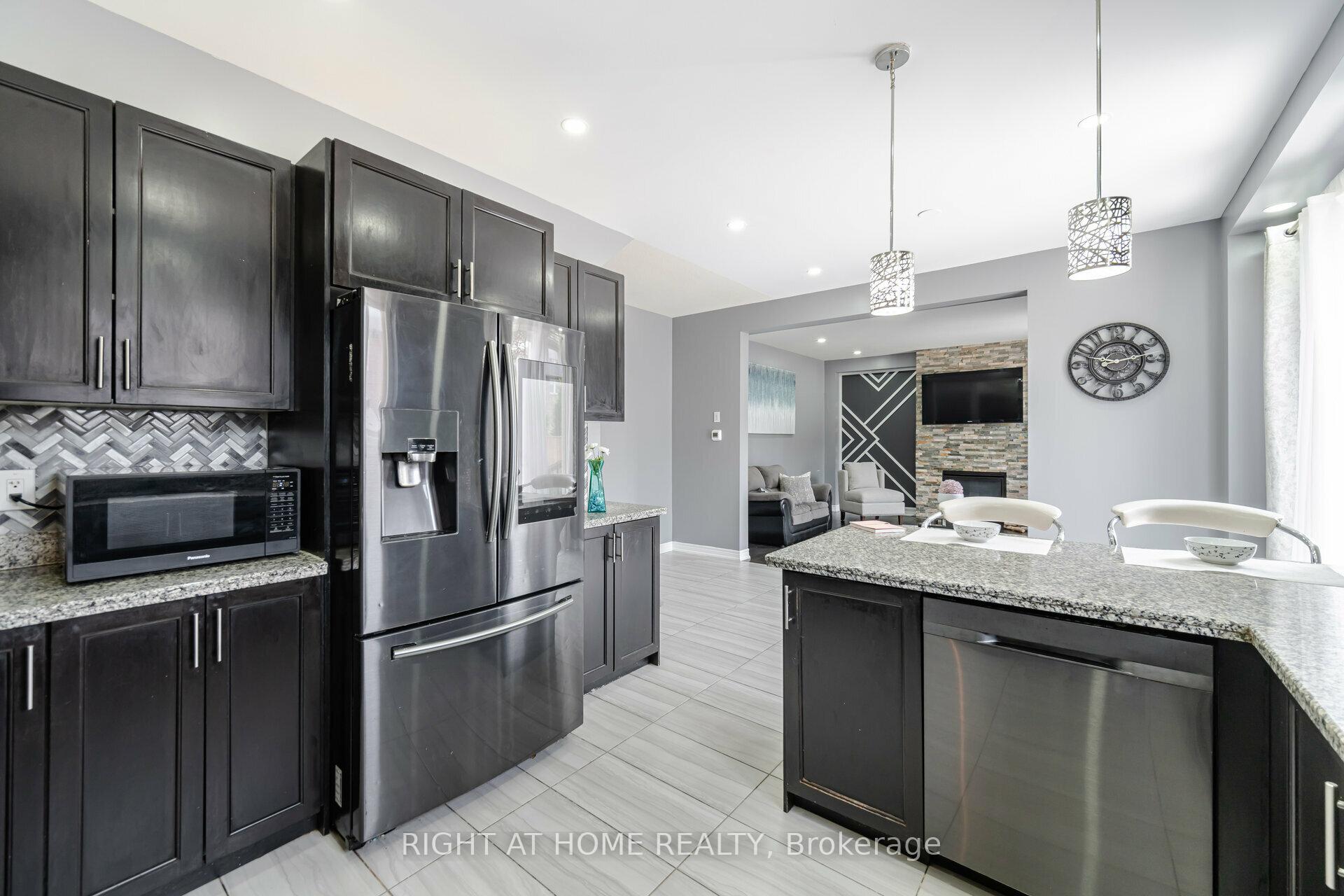 Photo 55 of 23 Robertson Road, Hamilton, Ancaster — HOMEH