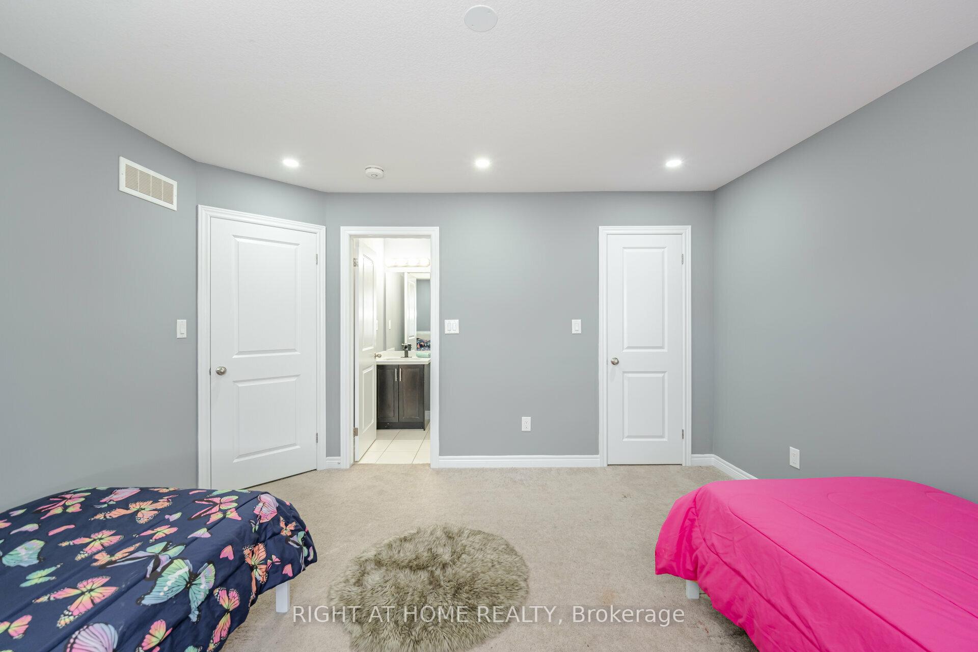 Photo 68 of 23 Robertson Road, Hamilton, Ancaster — HOMEH