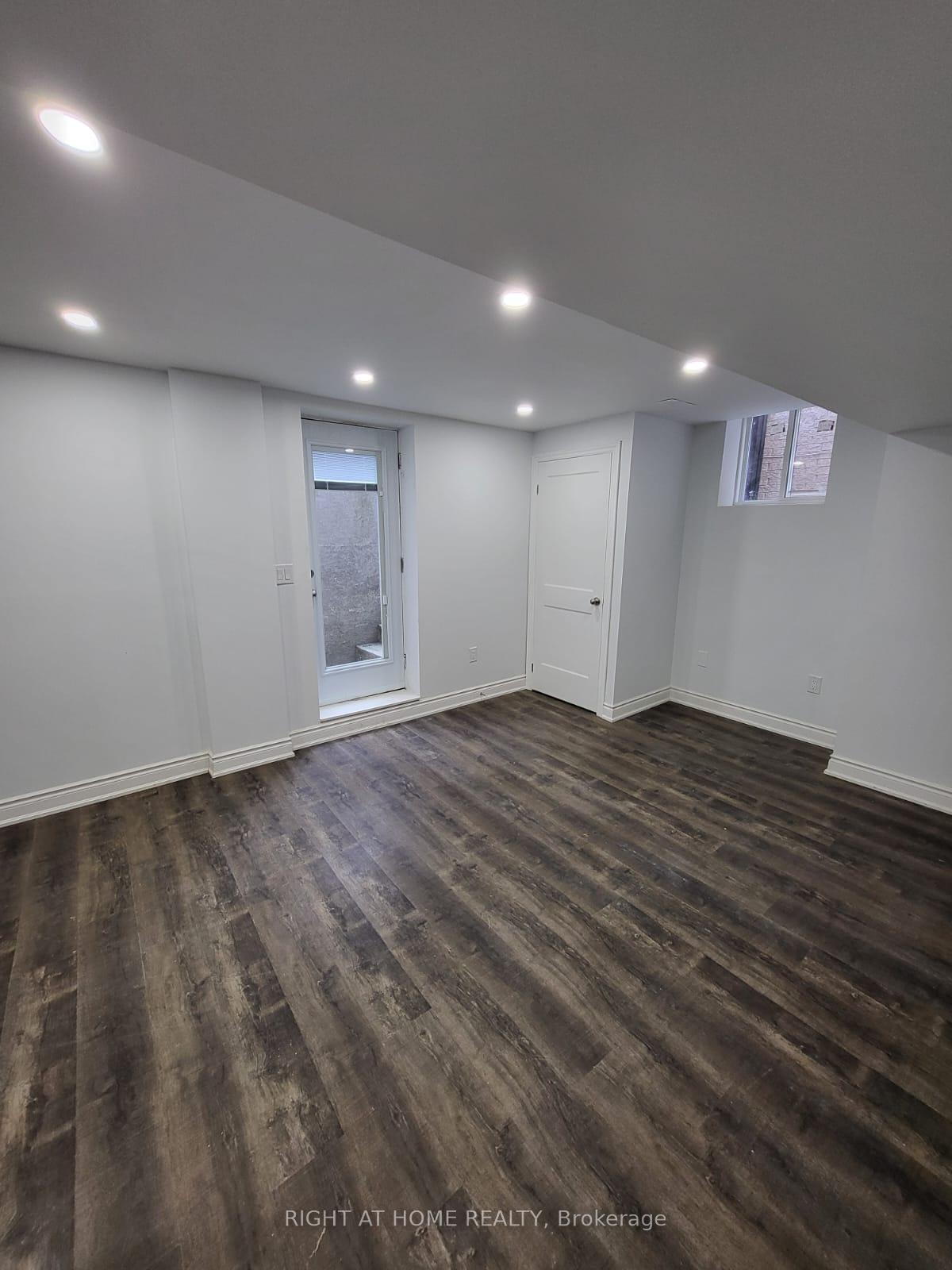 Photo 79 of 23 Robertson Road, Hamilton, Ancaster — HOMEH
