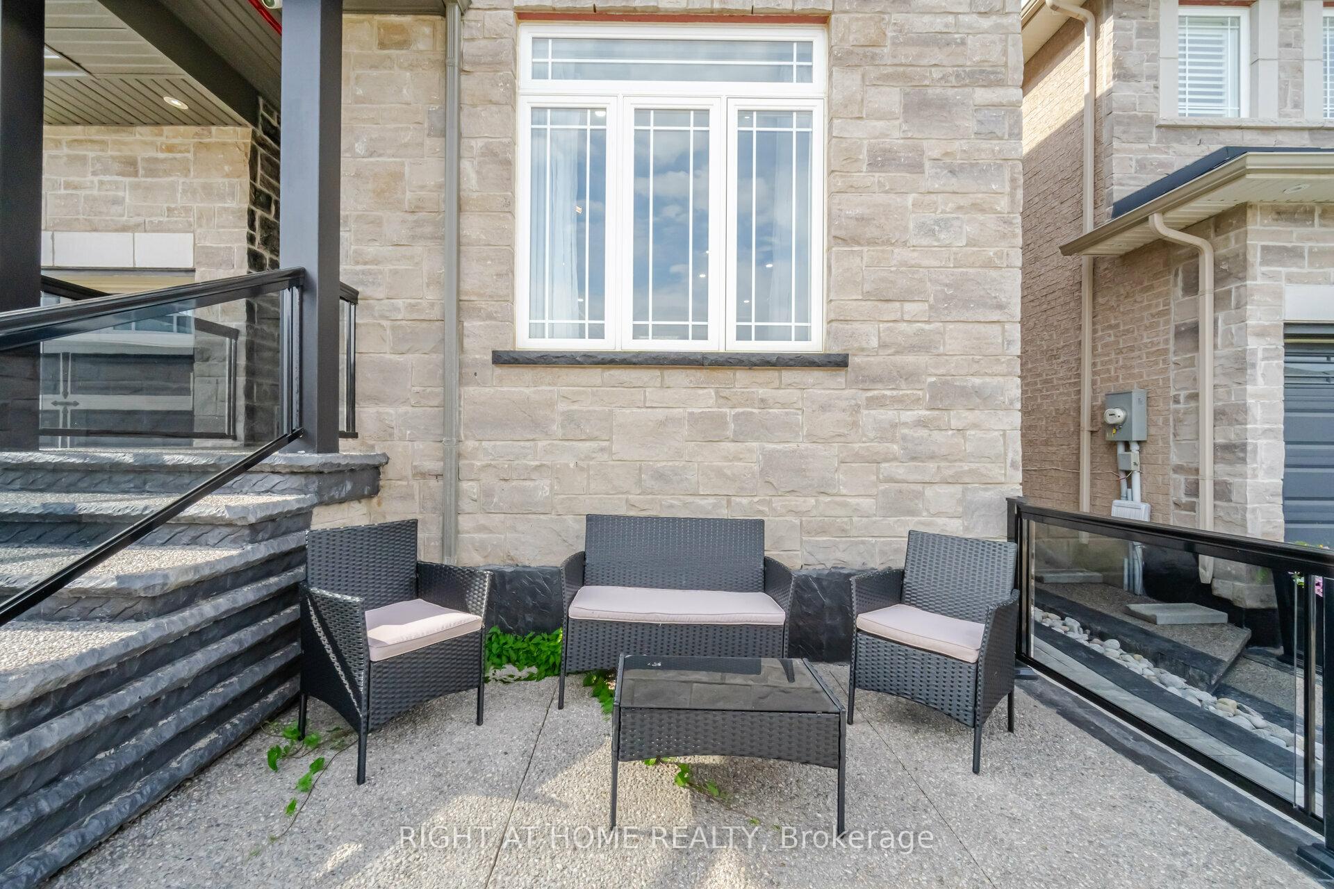 Photo 5 of 23 Robertson Road, Hamilton, Ancaster — HOMEH