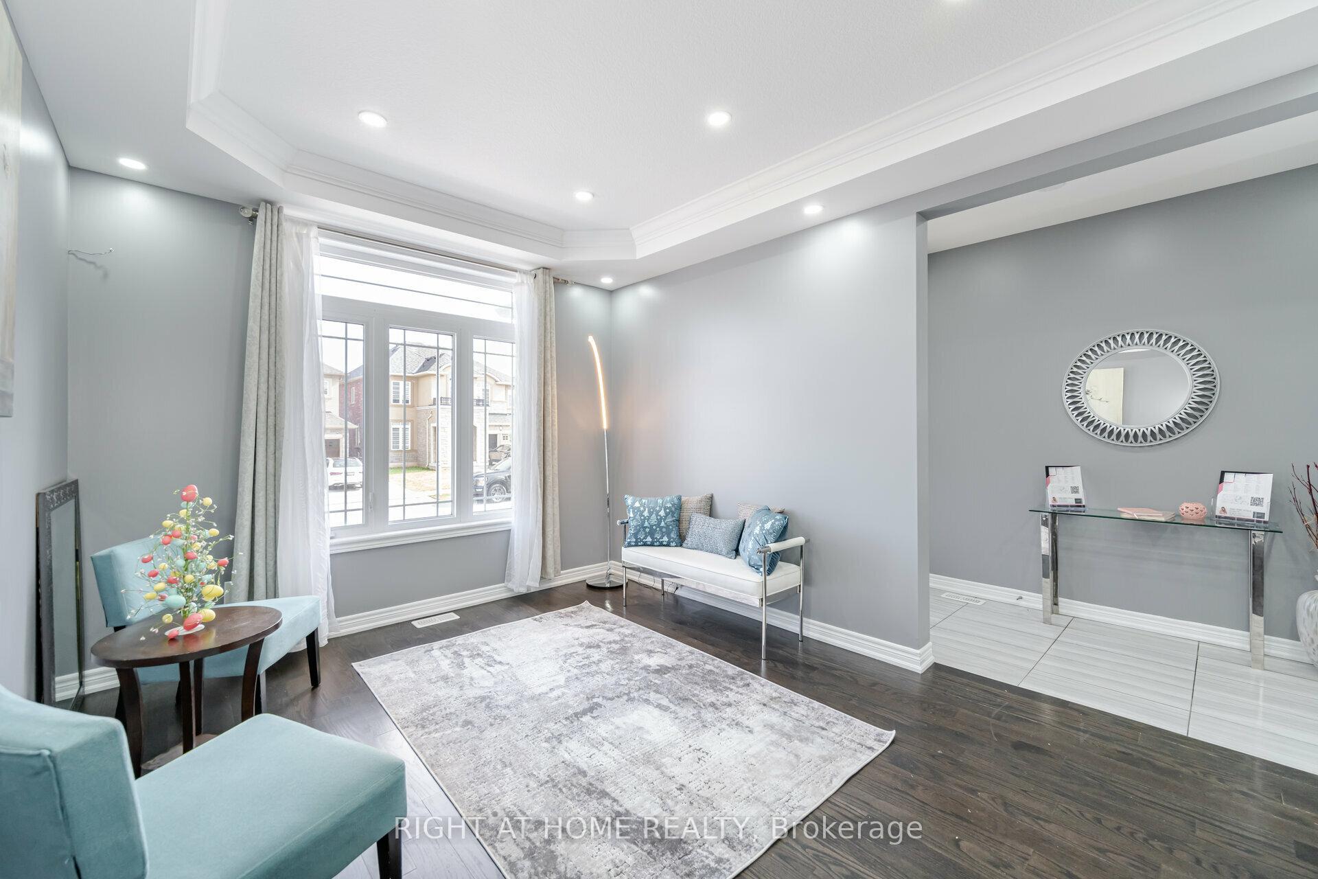 Photo 8 of 23 Robertson Road, Hamilton, Ancaster — HOMEH