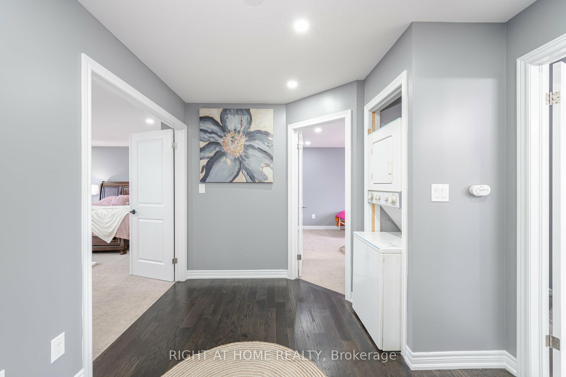 Photo 22 of 23 Robertson Road, Hamilton, Ancaster — HOMEH