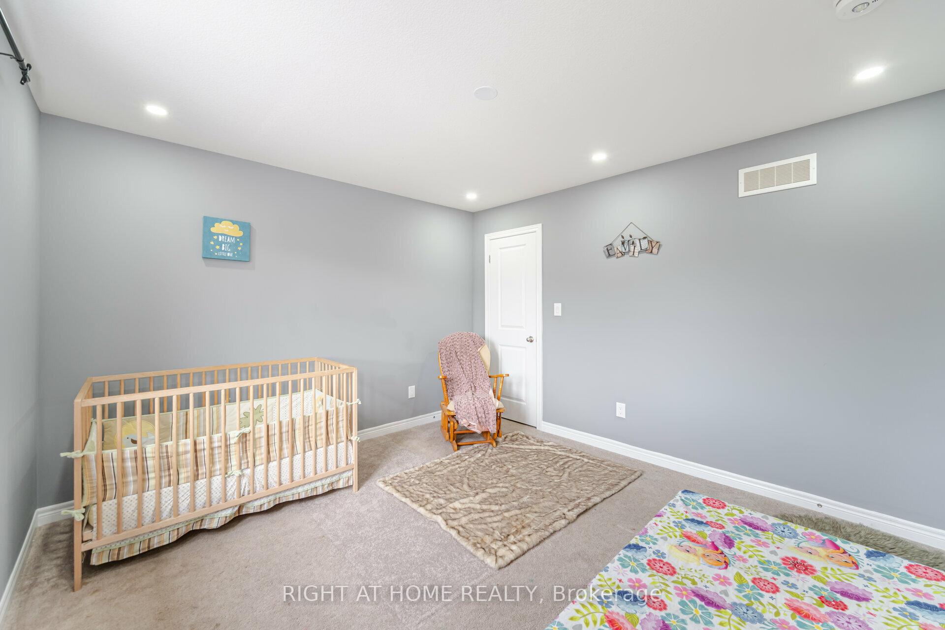 Photo 33 of 23 Robertson Road, Hamilton, Ancaster — HOMEH