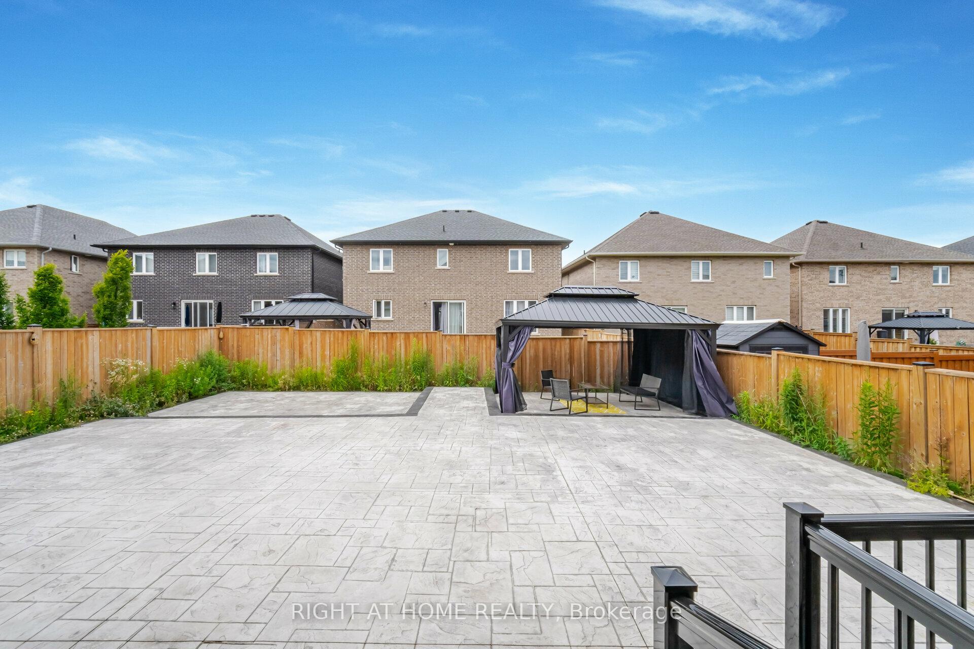 Photo 35 of 23 Robertson Road, Hamilton, Ancaster — HOMEH