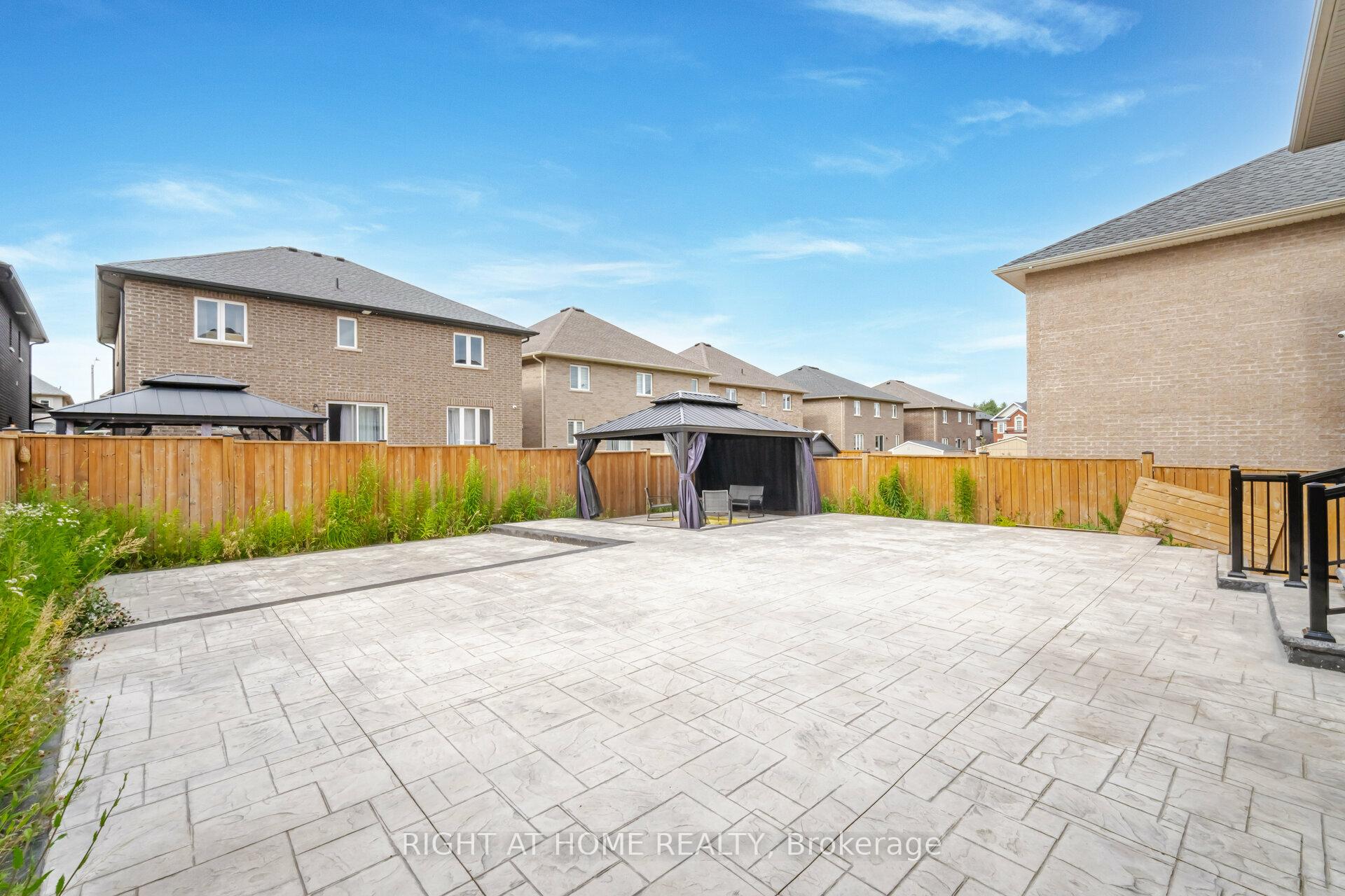 Photo 36 of 23 Robertson Road, Hamilton, Ancaster — HOMEH