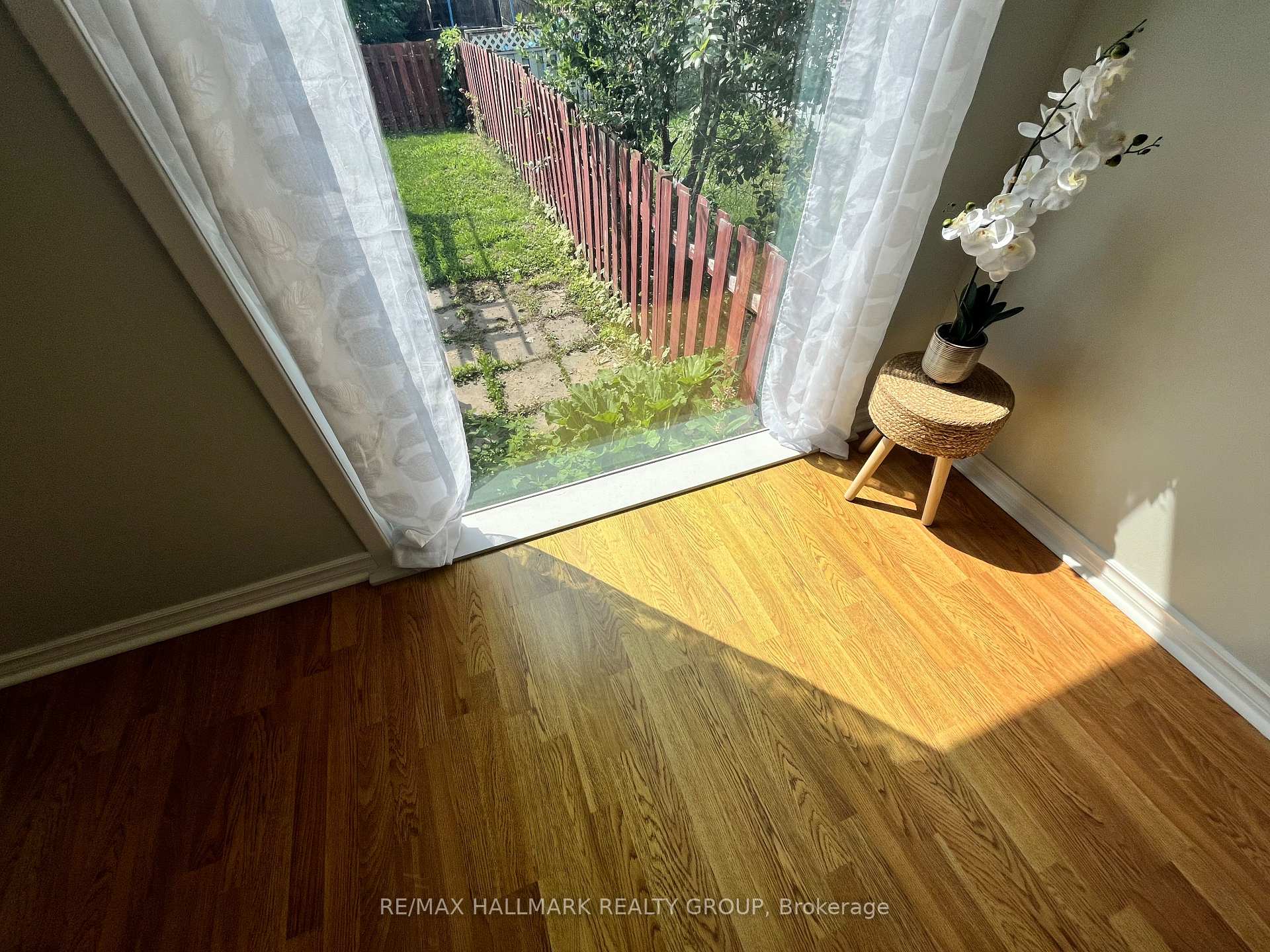 Photo 6 of 131 Tartan Drive, Ottawa, Barrhaven - Heritage Park — HOMEH