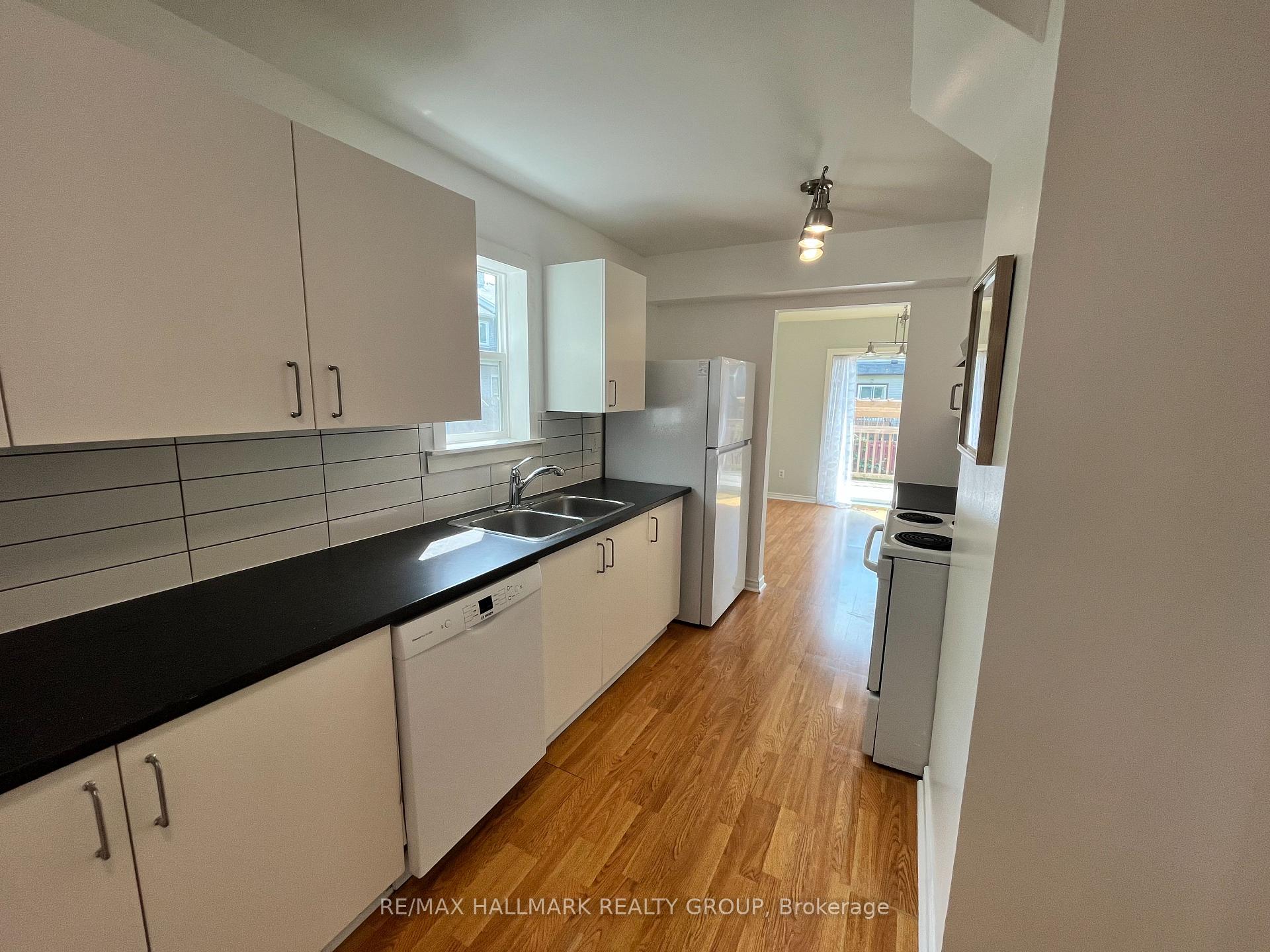 Photo 13 of 131 Tartan Drive, Ottawa, Barrhaven - Heritage Park — HOMEH