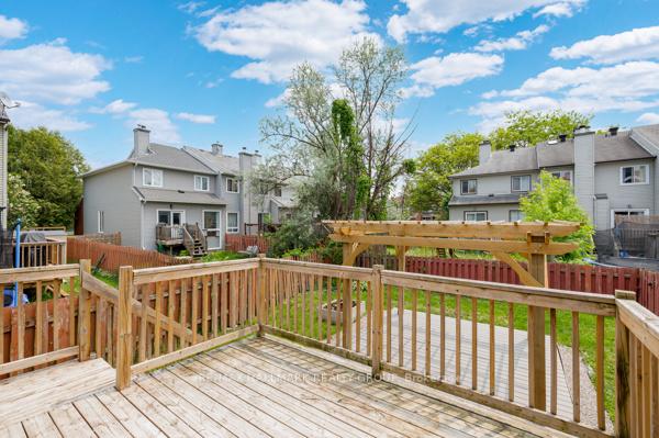 Photo 30 of 131 Tartan Drive, Ottawa, Barrhaven - Heritage Park — HOMEH
