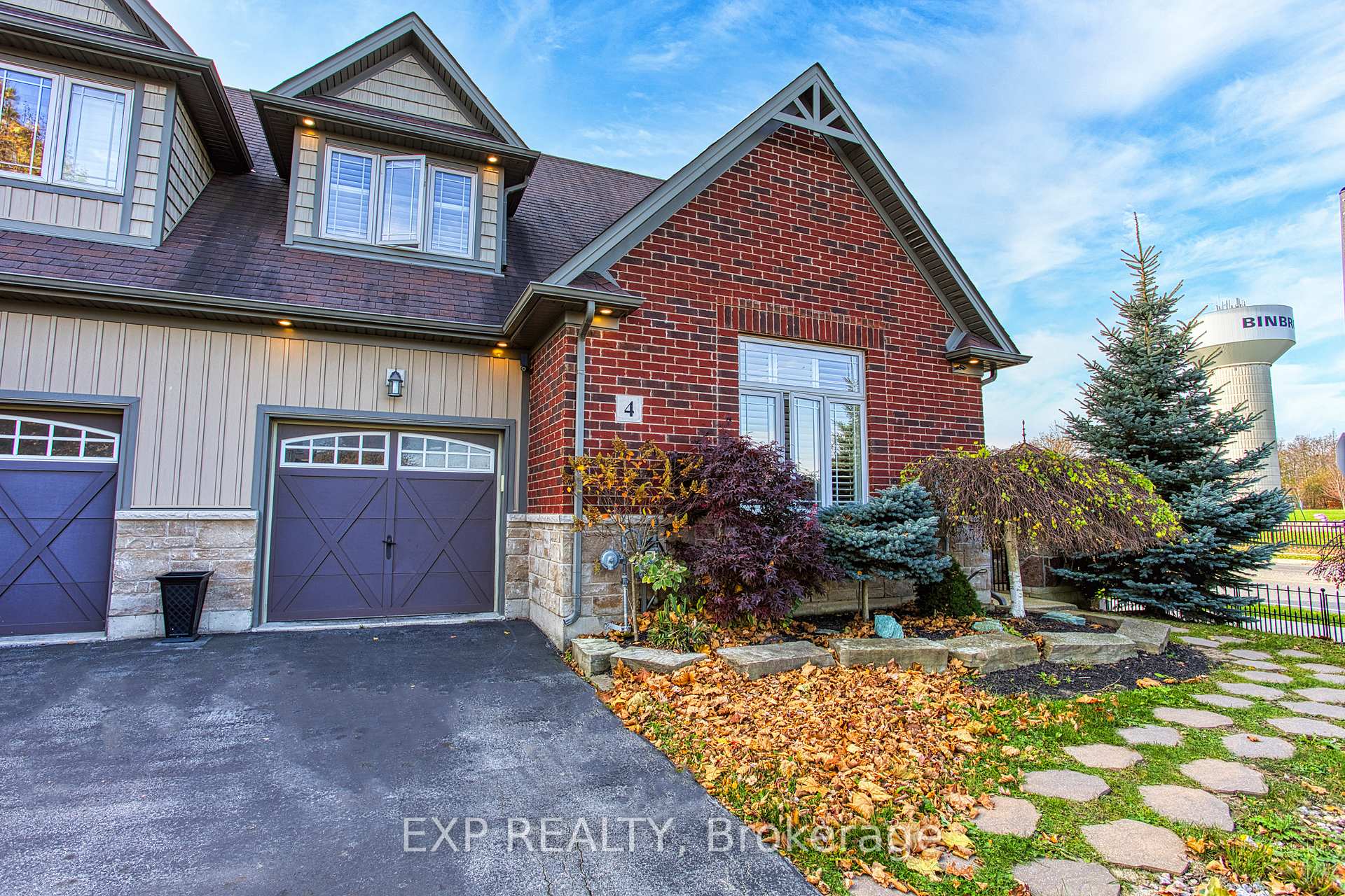 Photo 1 of 4 Valiant Circle, Hamilton, Binbrook — HOMEH