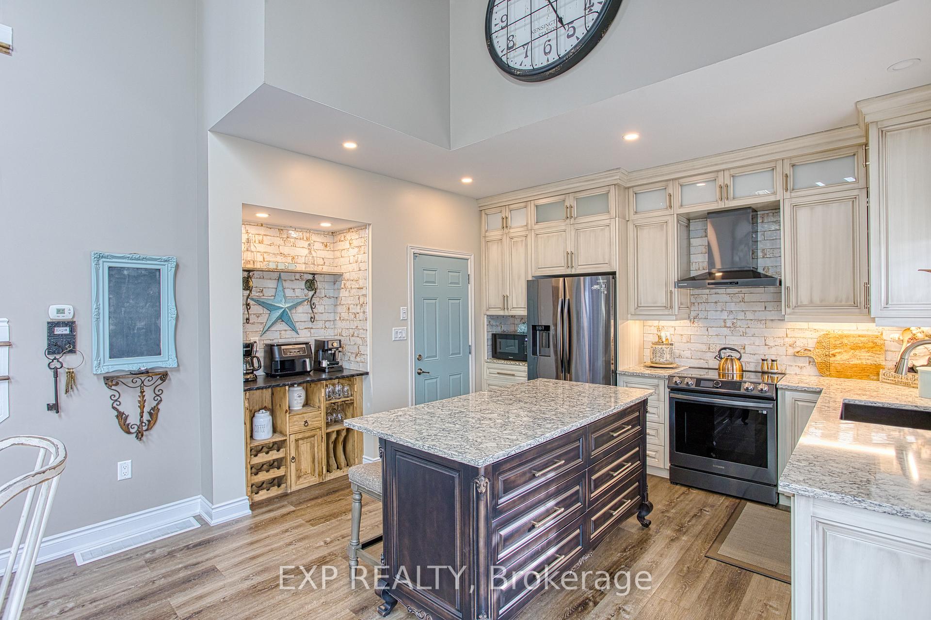 Photo 10 of 4 Valiant Circle, Hamilton, Binbrook — HOMEH