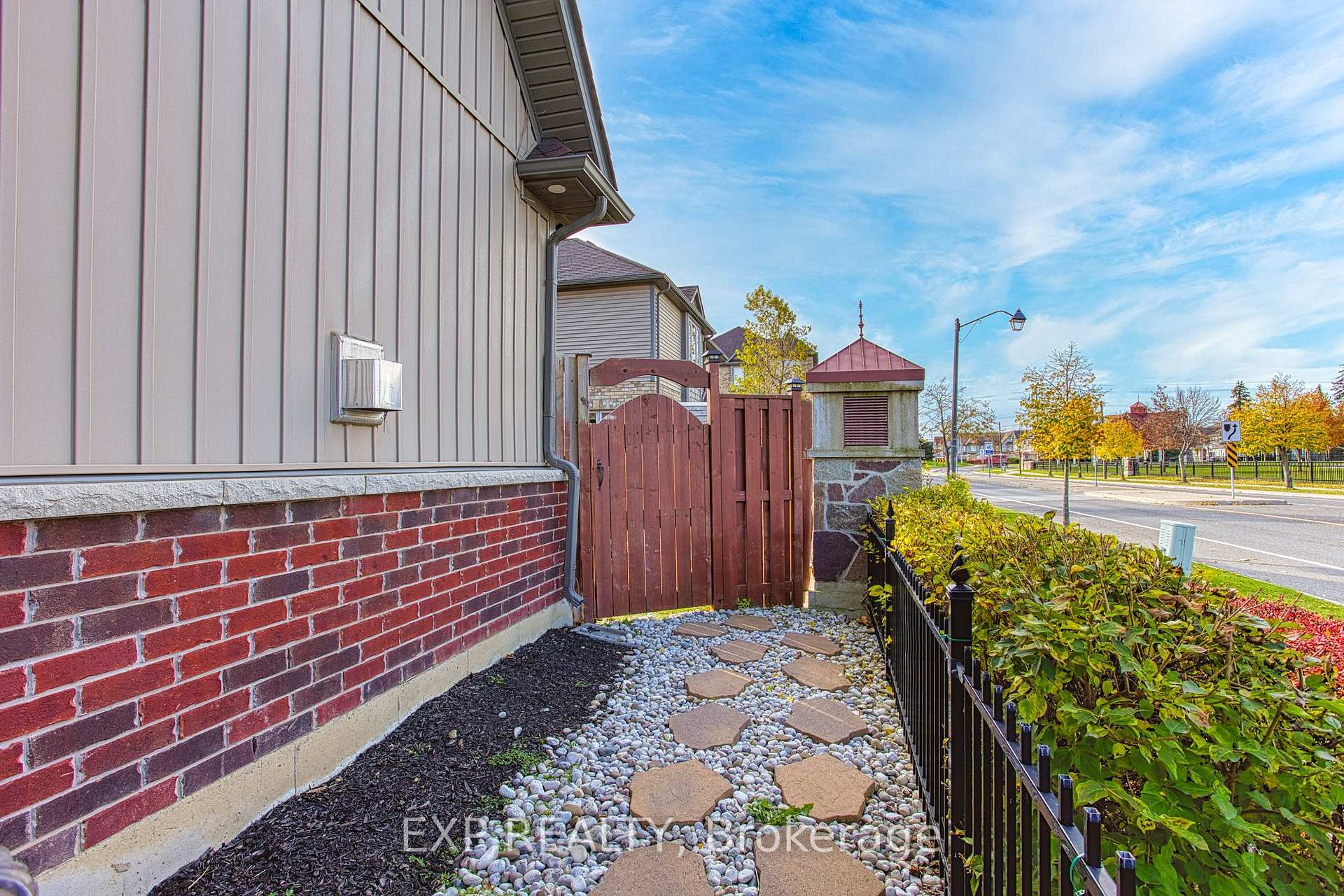 Photo 32 of 4 Valiant Circle, Hamilton, Binbrook — HOMEH