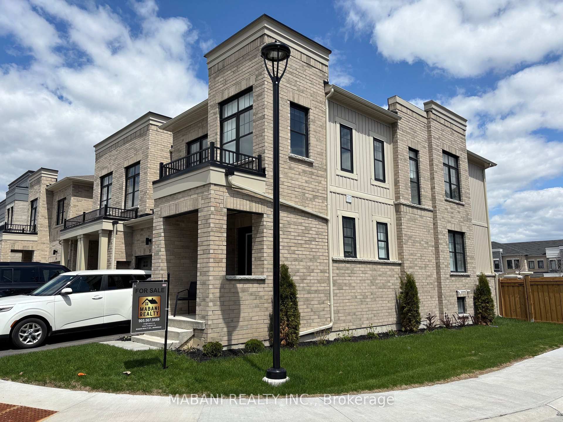 Photo 1 of 1 King George Way, Clarington, Bowmanville — HOMEH