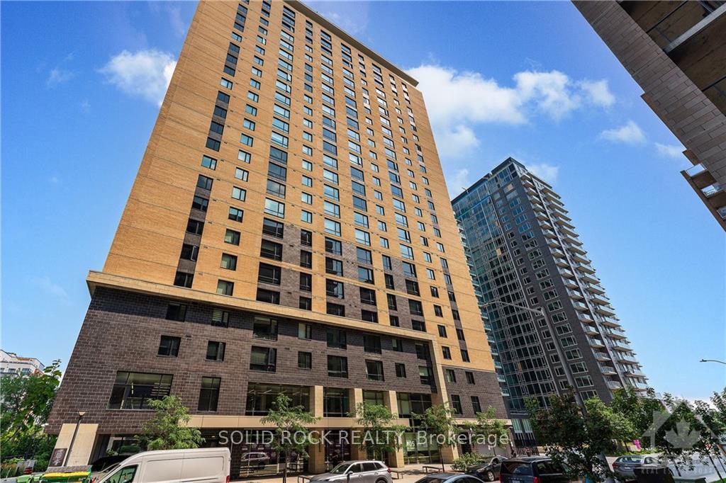 Front of Unit 1909, 105 Champagne Avenue