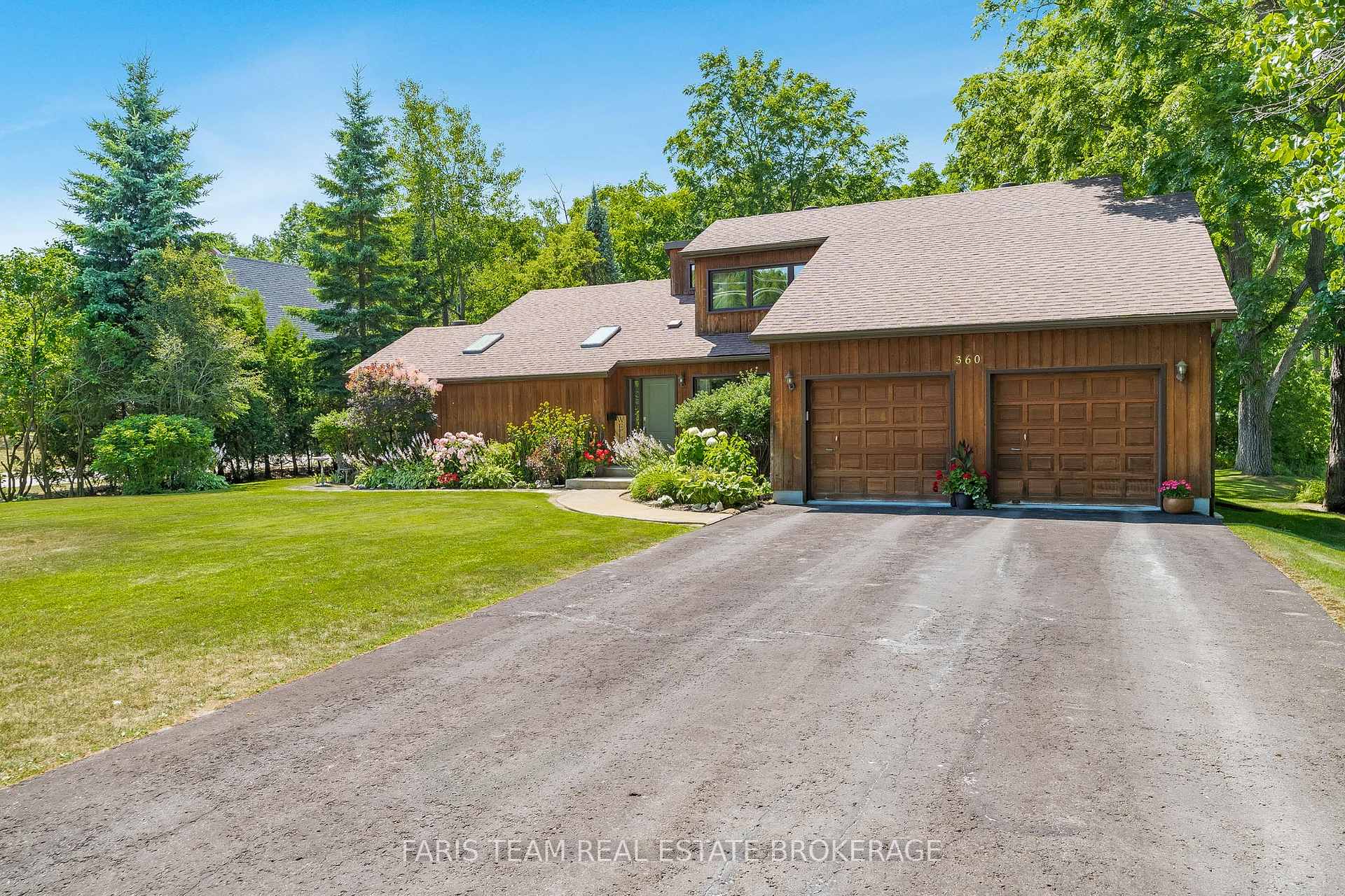Photo 2 of 360 Cox Mill Road, Barrie, South Shore — HOMEH
