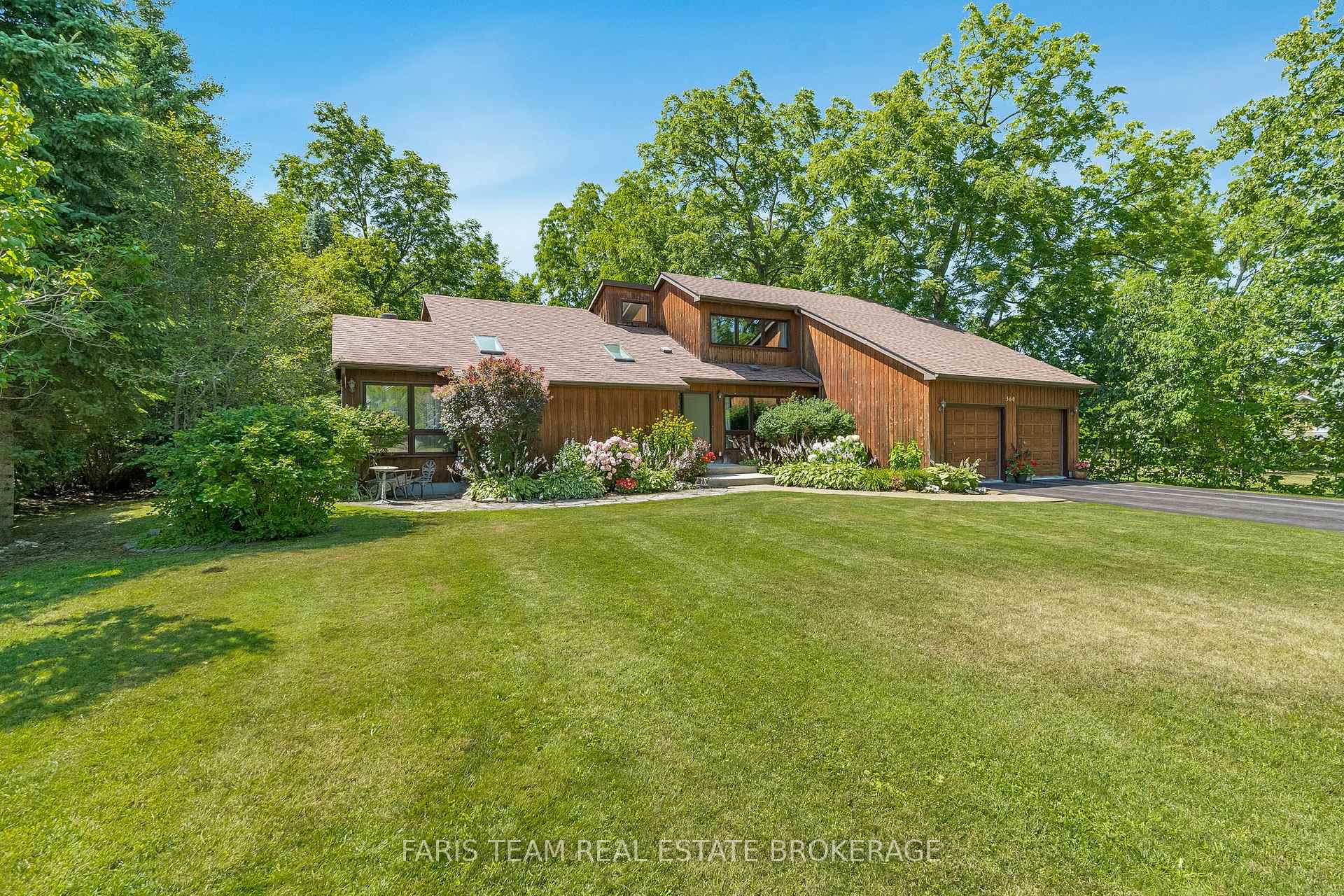 Photo 3 of 360 Cox Mill Road, Barrie, South Shore — HOMEH