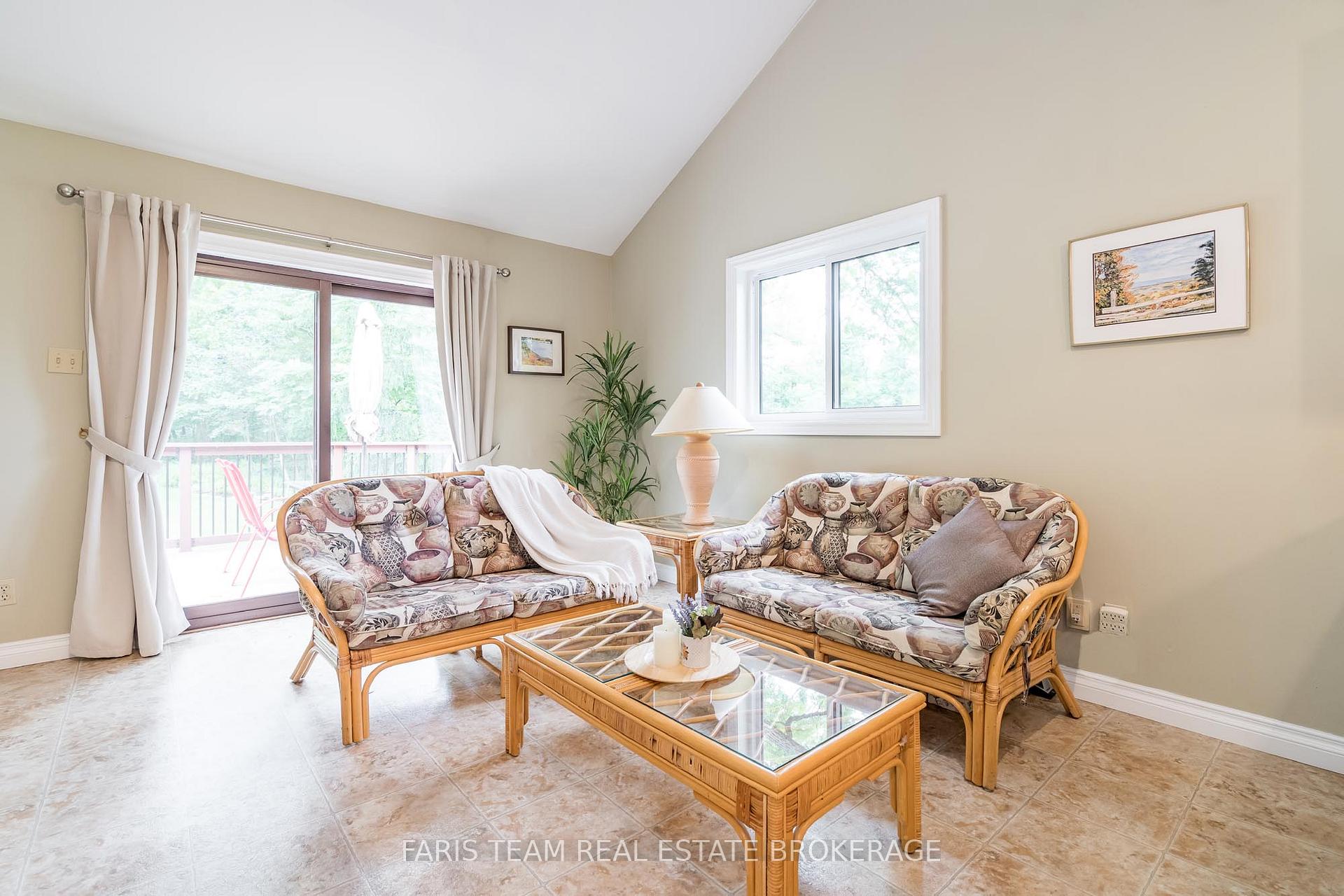 Photo 9 of 360 Cox Mill Road, Barrie, South Shore — HOMEH
