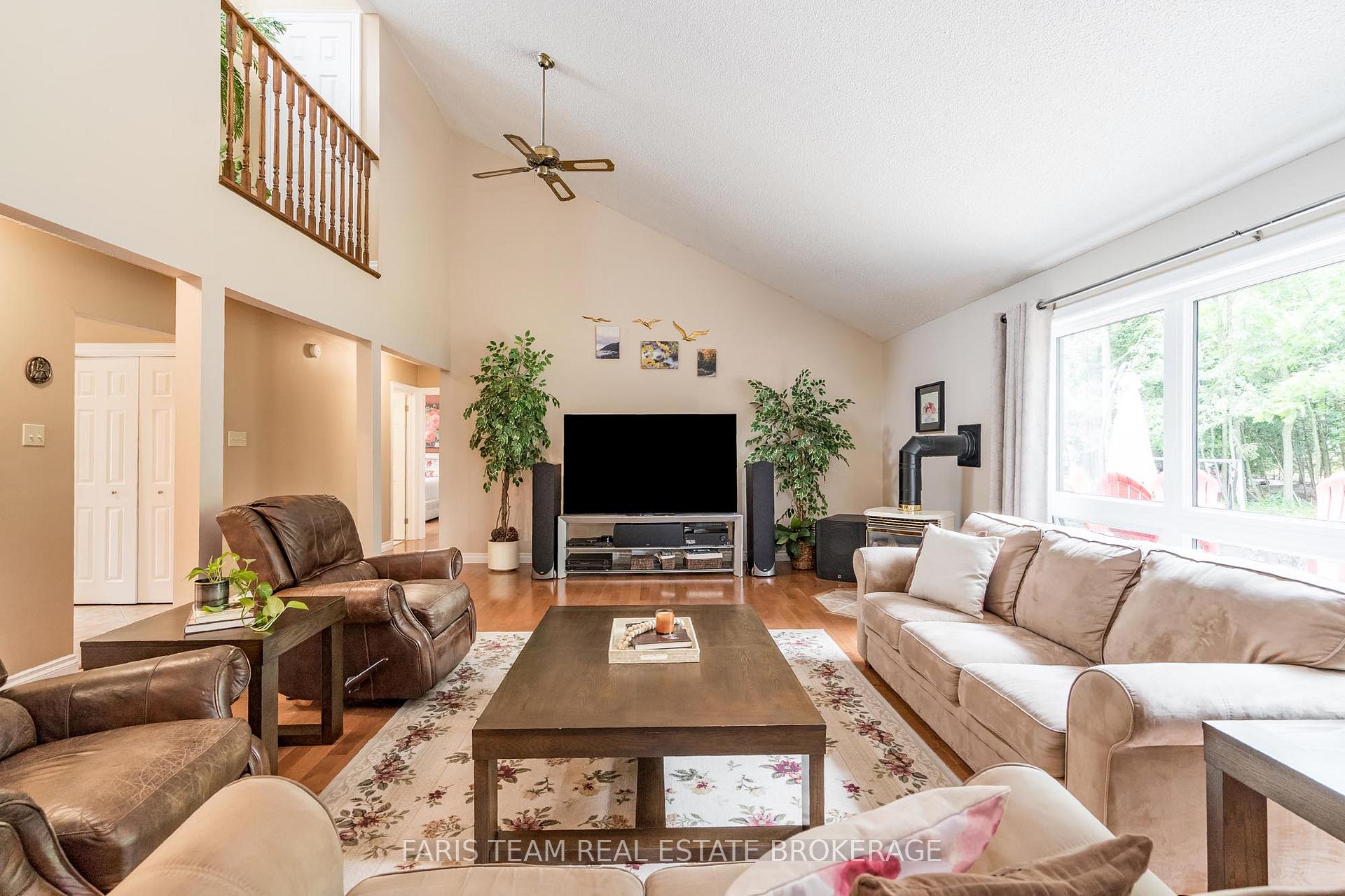 Photo 14 of 360 Cox Mill Road, Barrie, South Shore — HOMEH