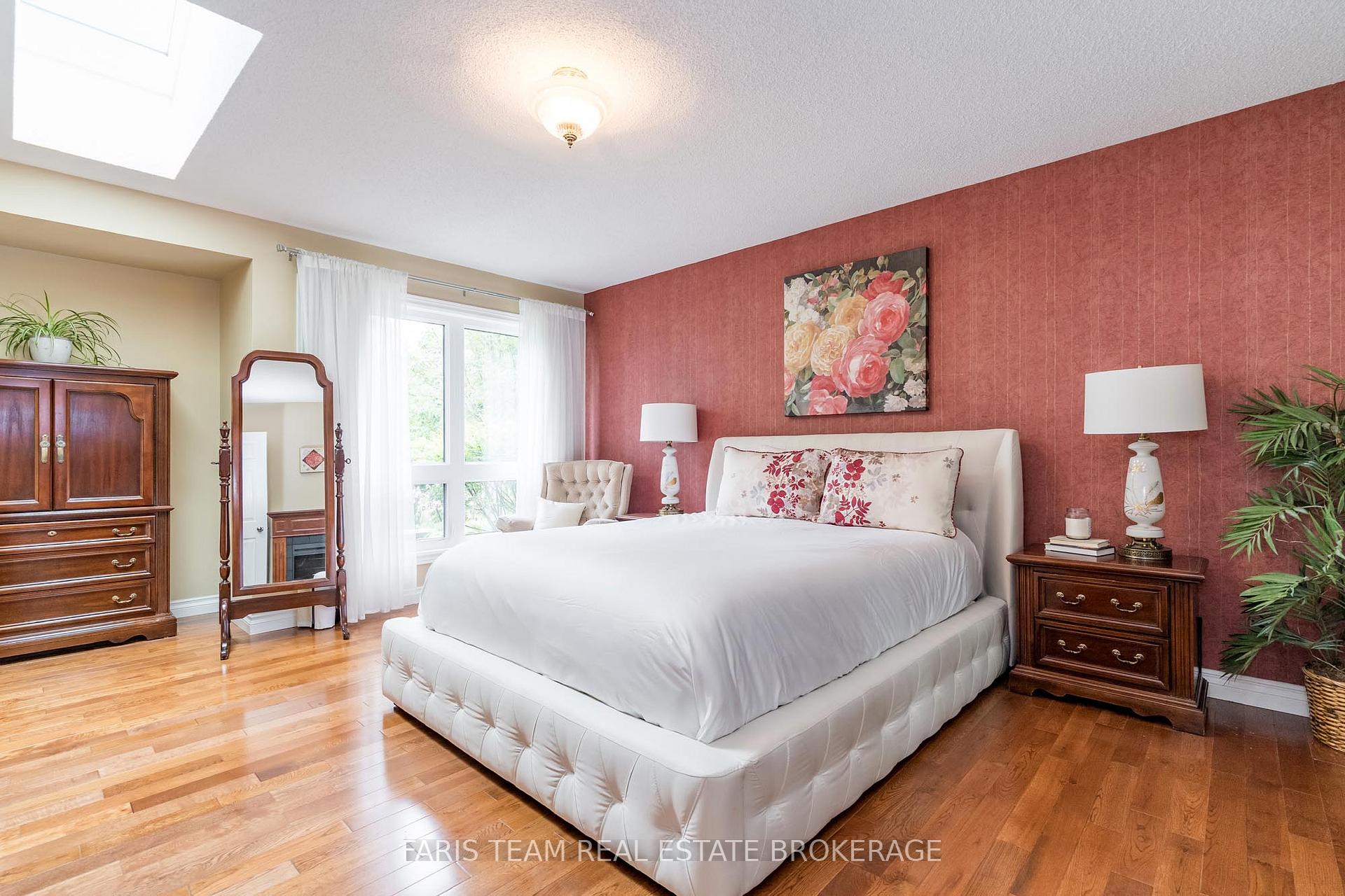 Photo 15 of 360 Cox Mill Road, Barrie, South Shore — HOMEH