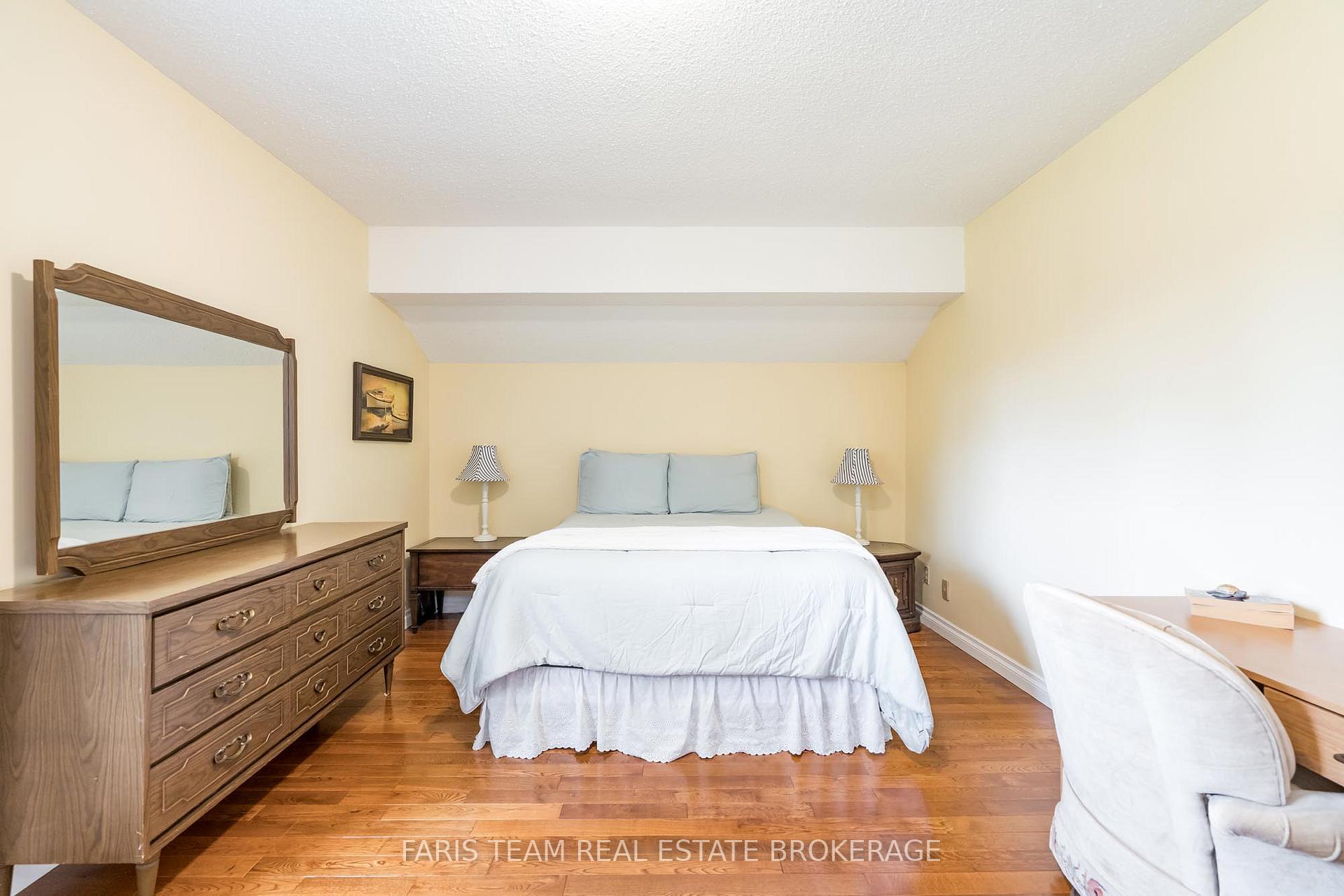 Photo 21 of 360 Cox Mill Road, Barrie, South Shore — HOMEH