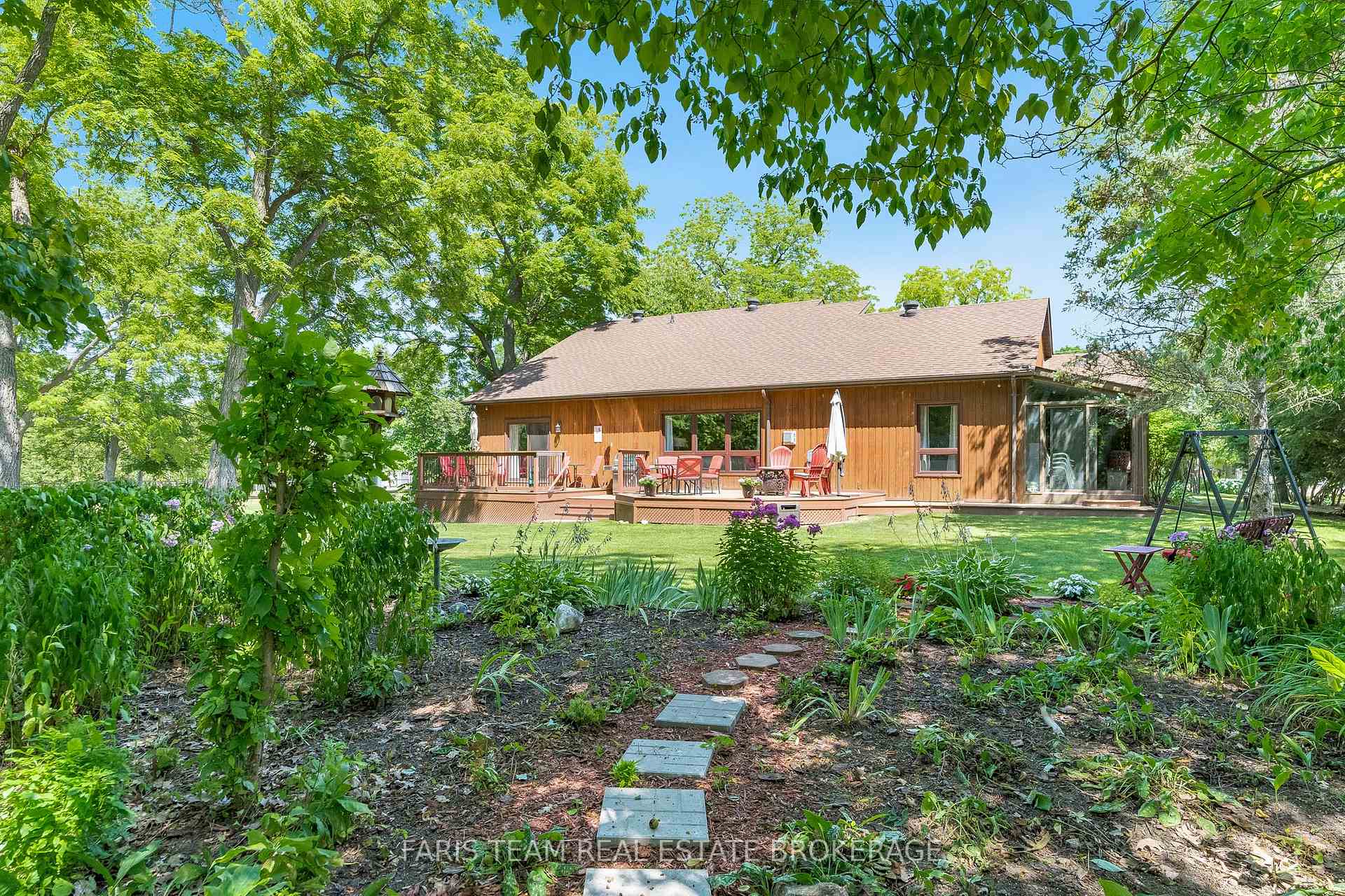Photo 41 of 360 Cox Mill Road, Barrie, South Shore — HOMEH